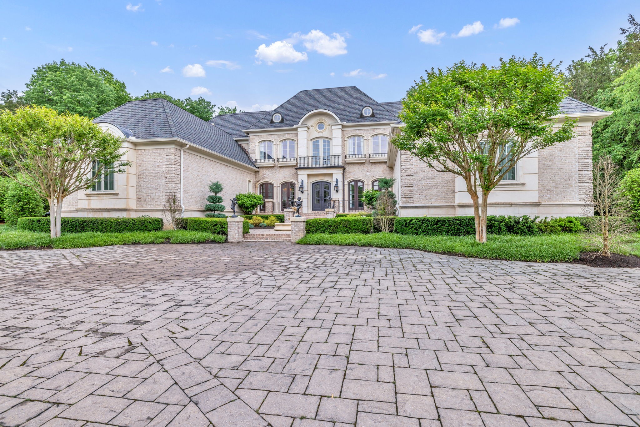 1212 Waterstone Blvd
