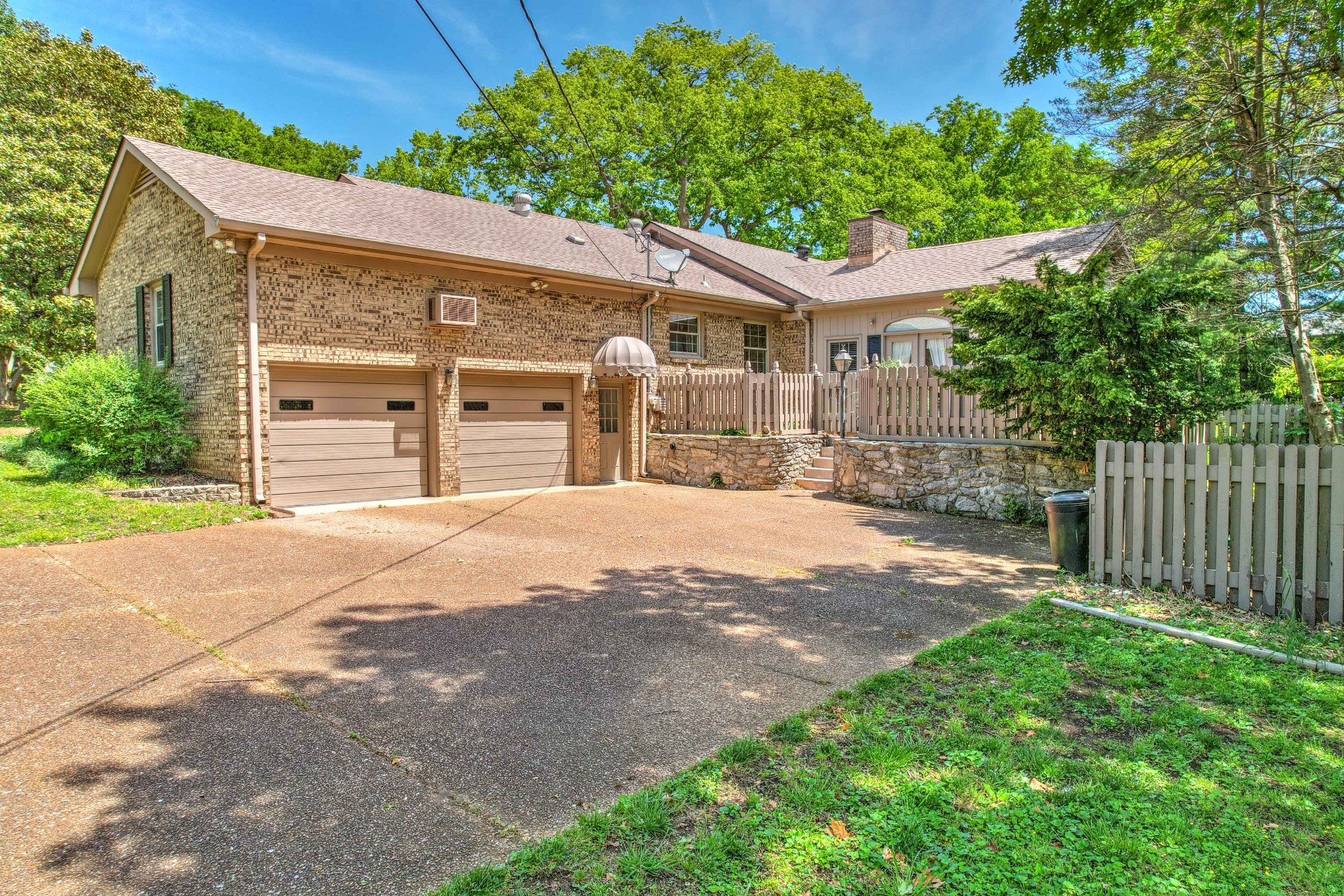 5317 Meadowlake Rd