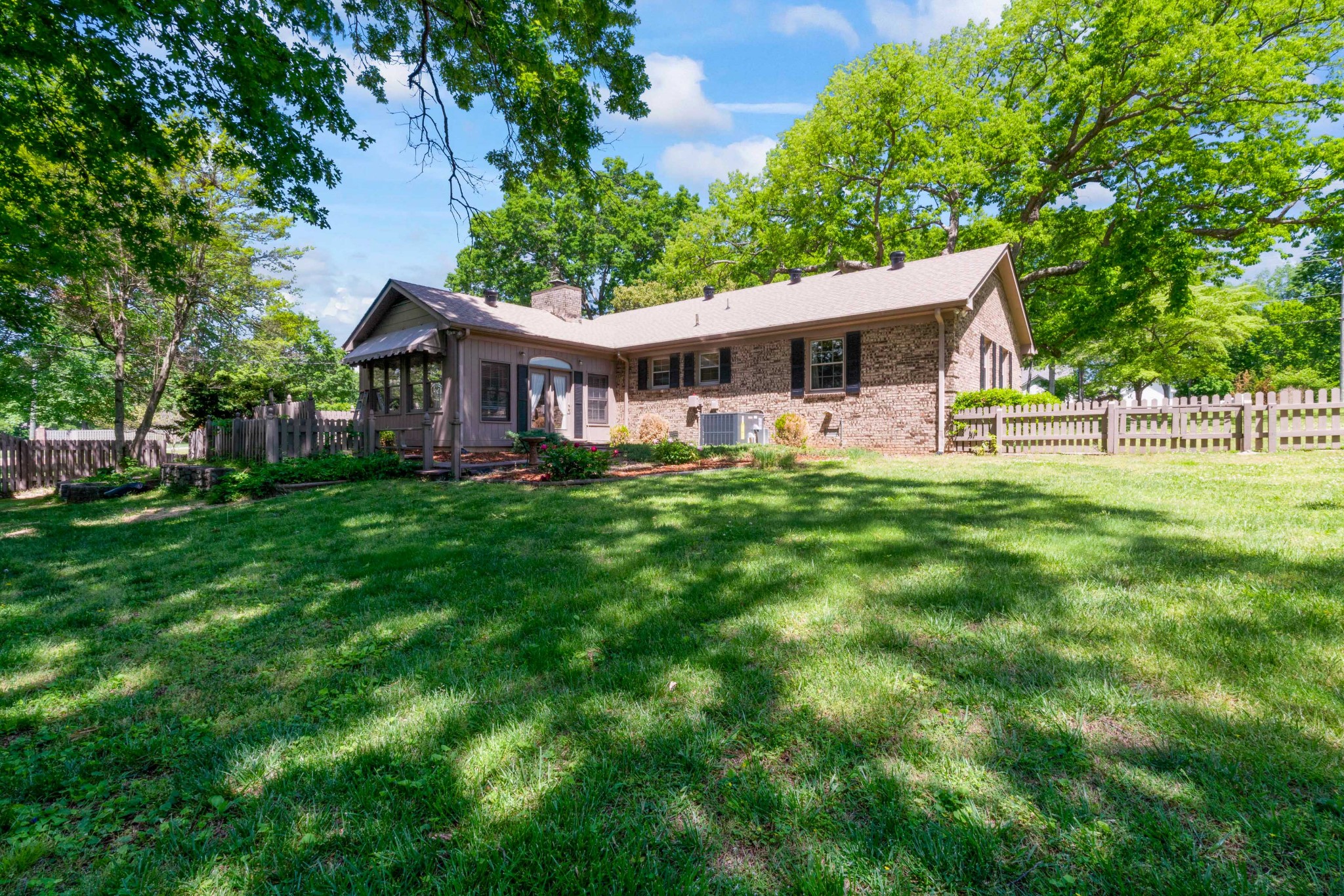 5317 Meadowlake Rd