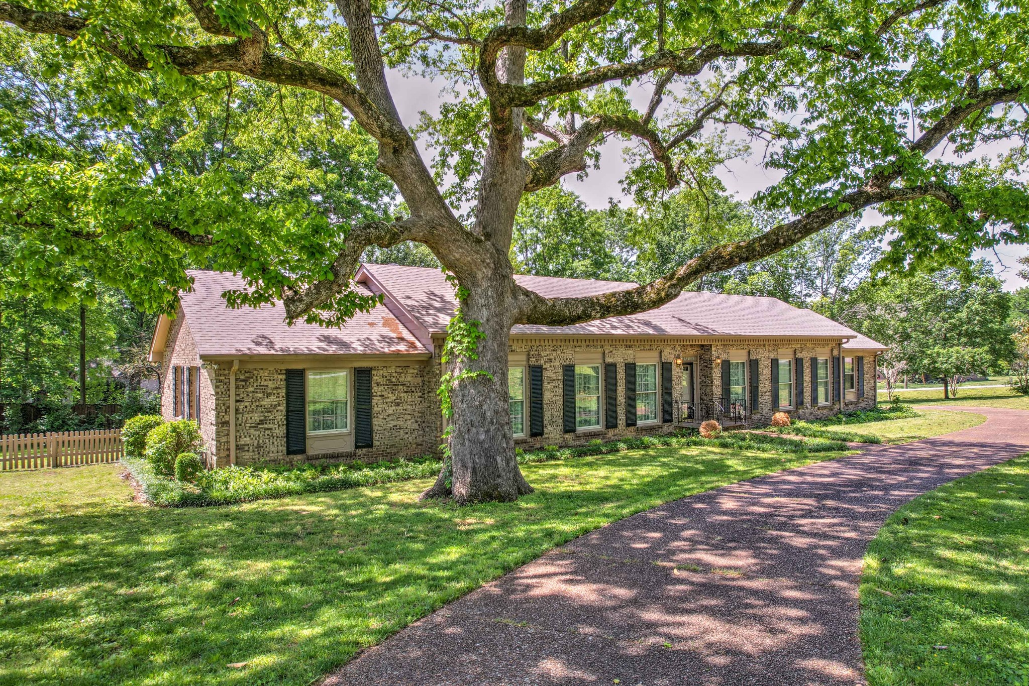 5317 Meadowlake Rd