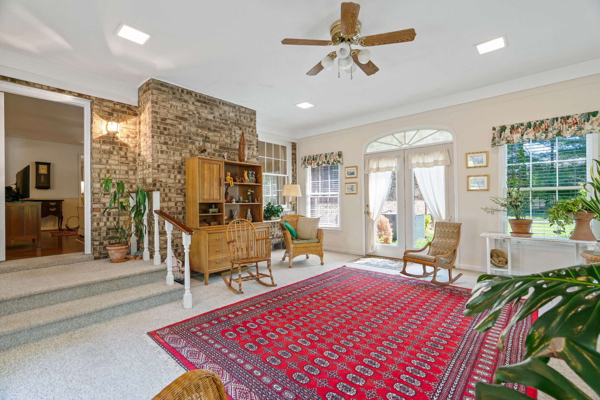 5317 Meadowlake Rd