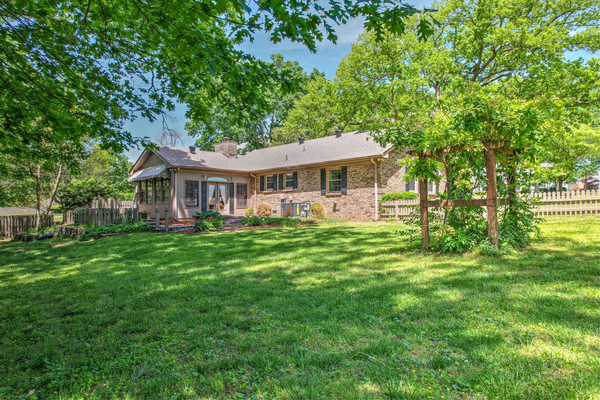 5317 Meadowlake Rd