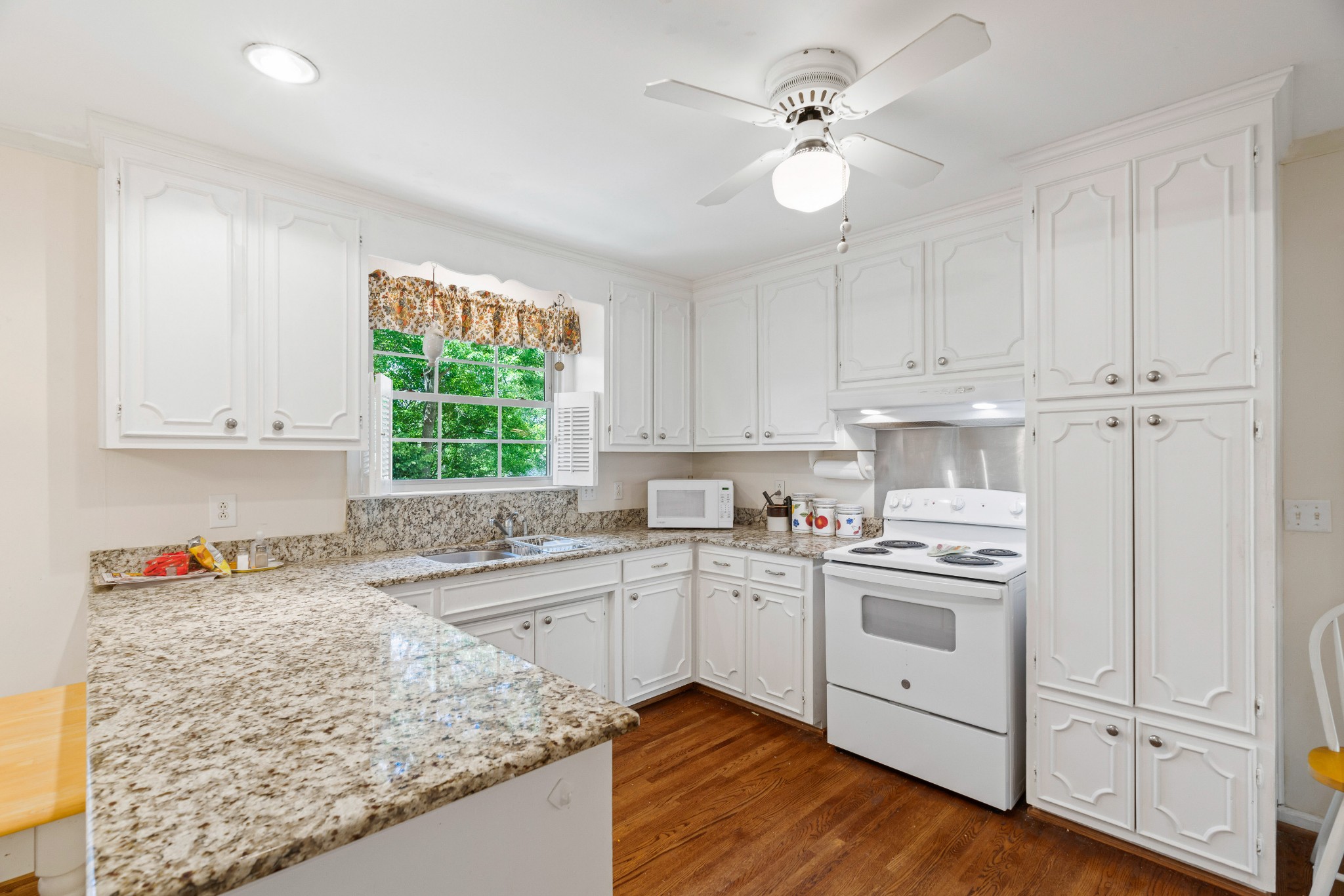 5317 Meadowlake Rd