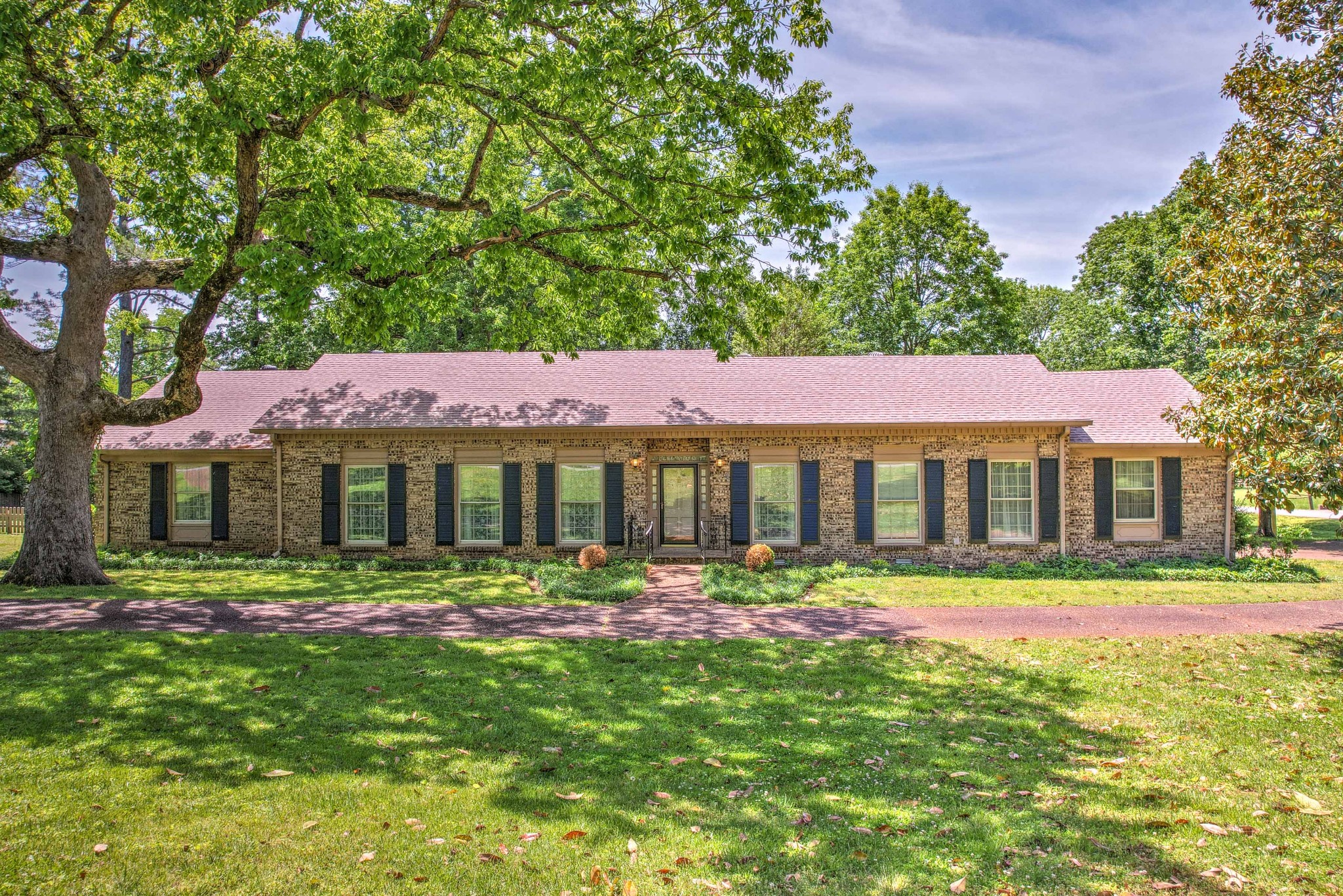 5317 Meadowlake Rd