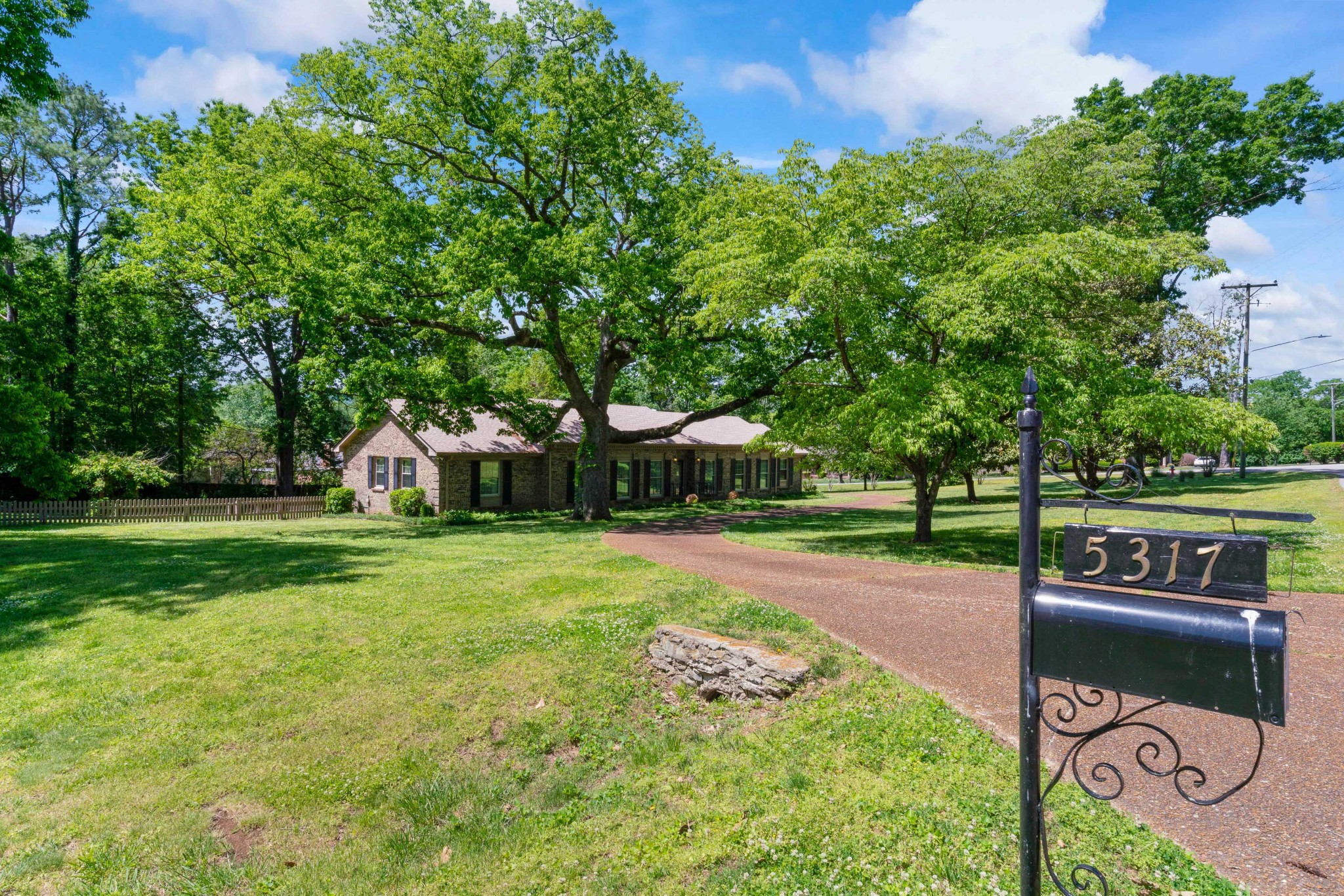 5317 Meadowlake Rd