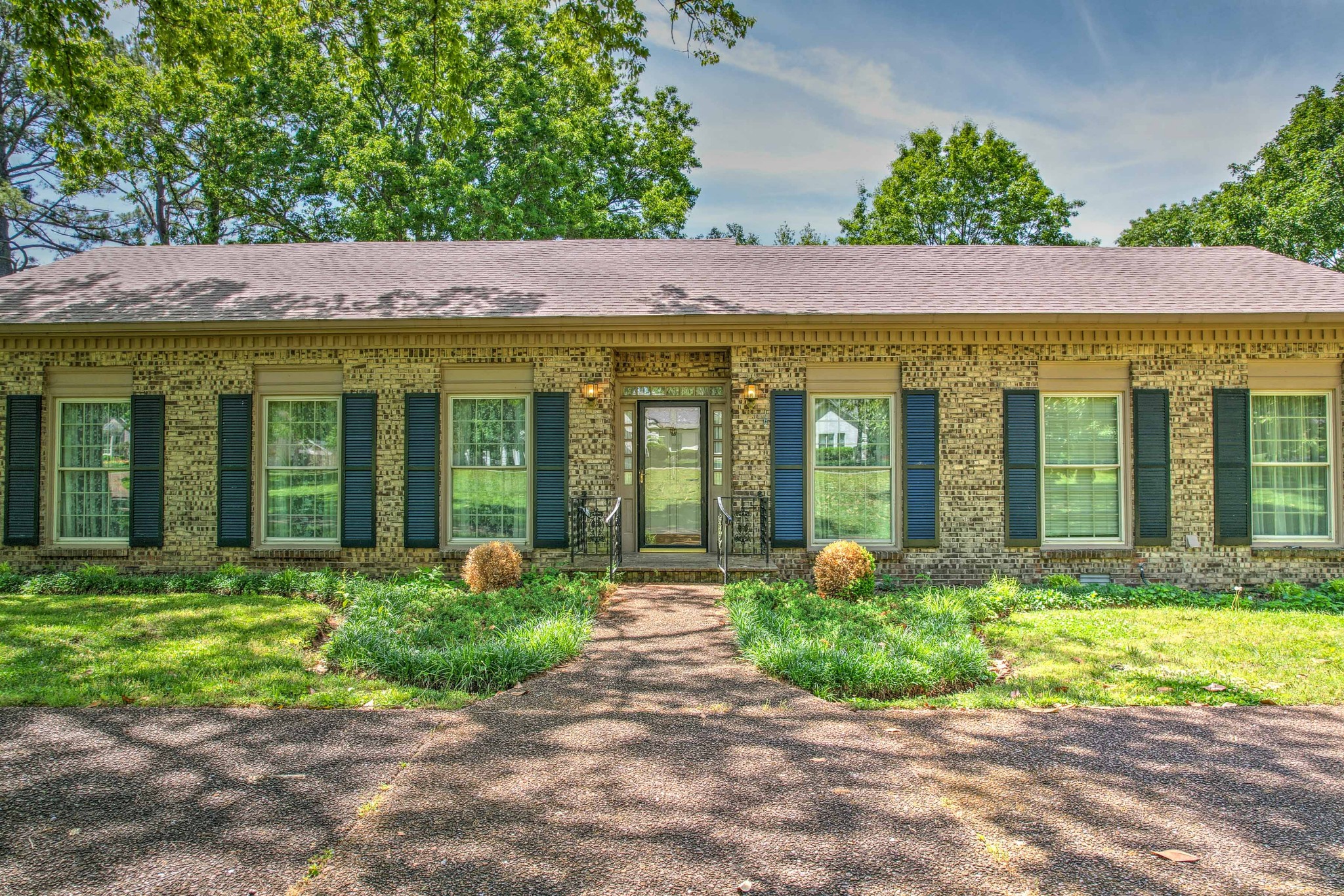 5317 Meadowlake Rd