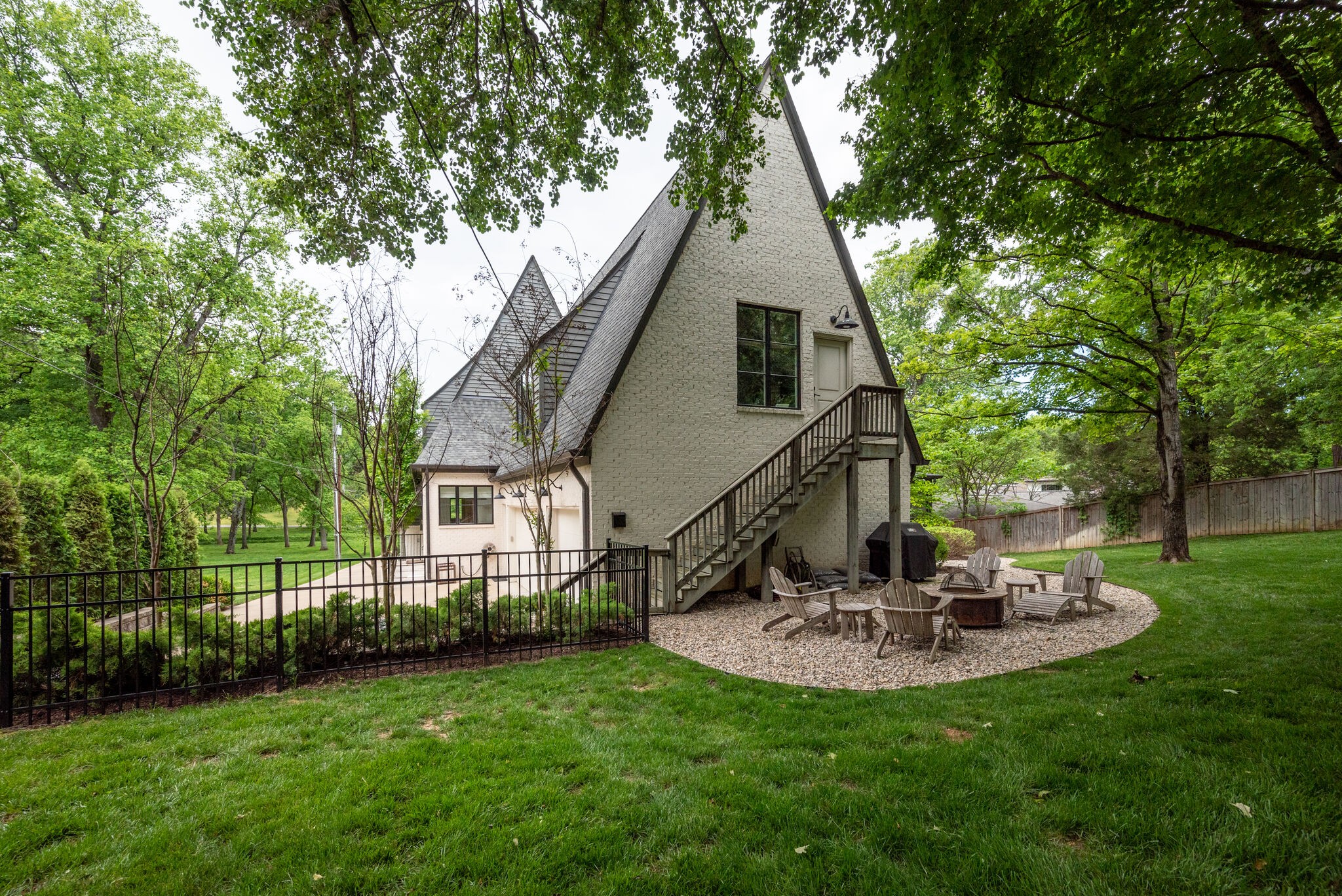 3916 Wallace Ln