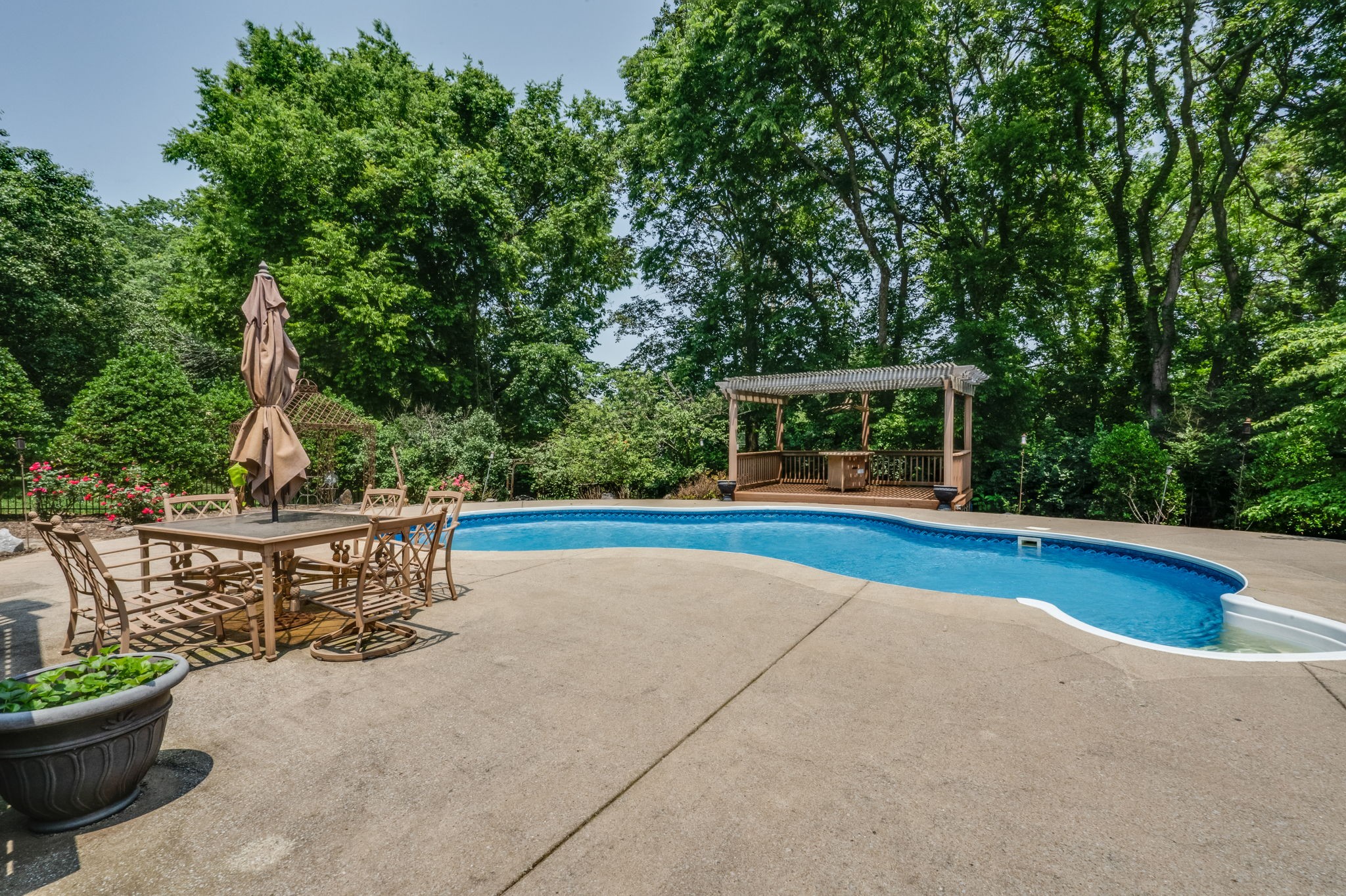 418 Mayfield Pl