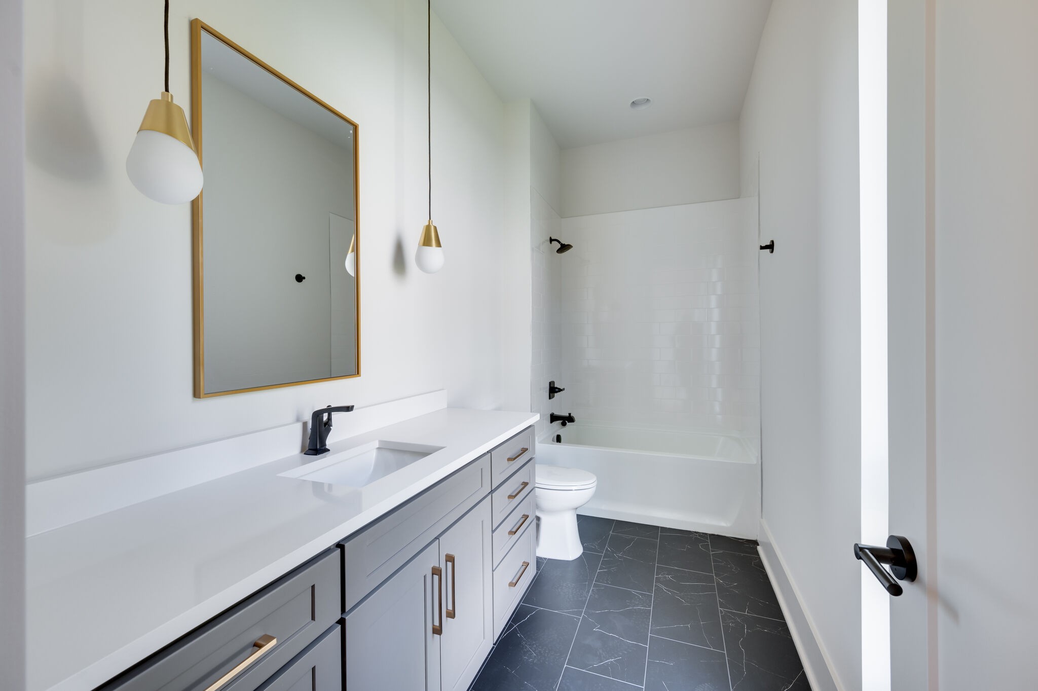 1408B Clifton Lane