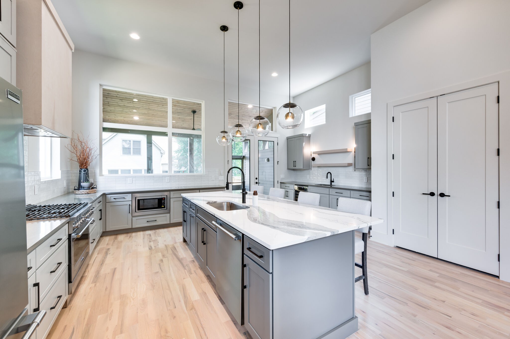 1408B Clifton Lane