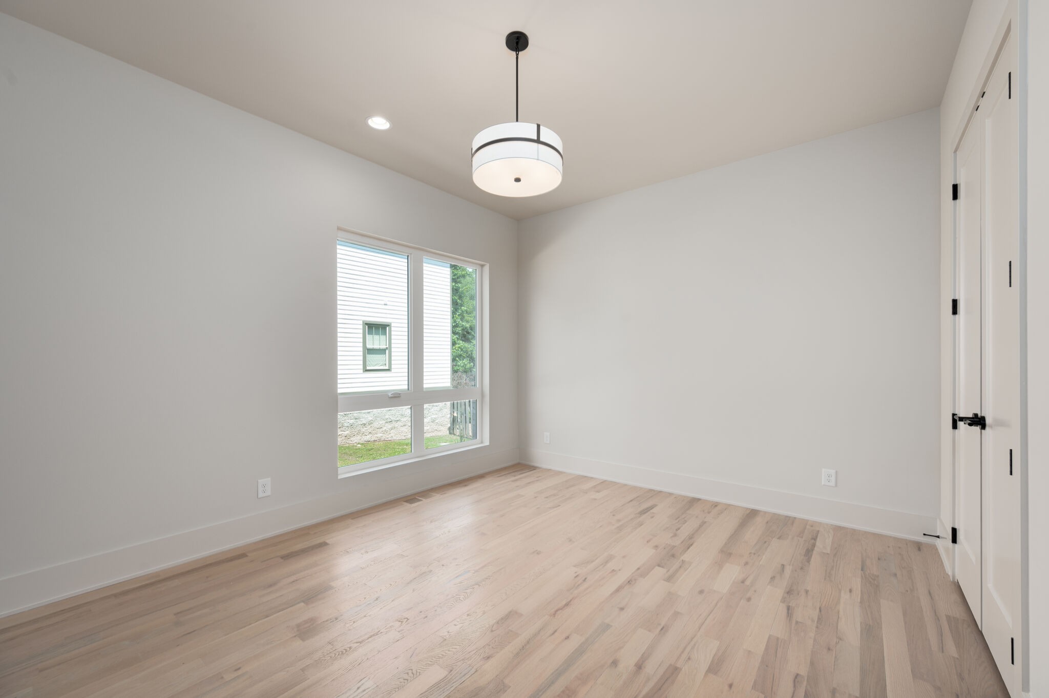 1408B Clifton Lane