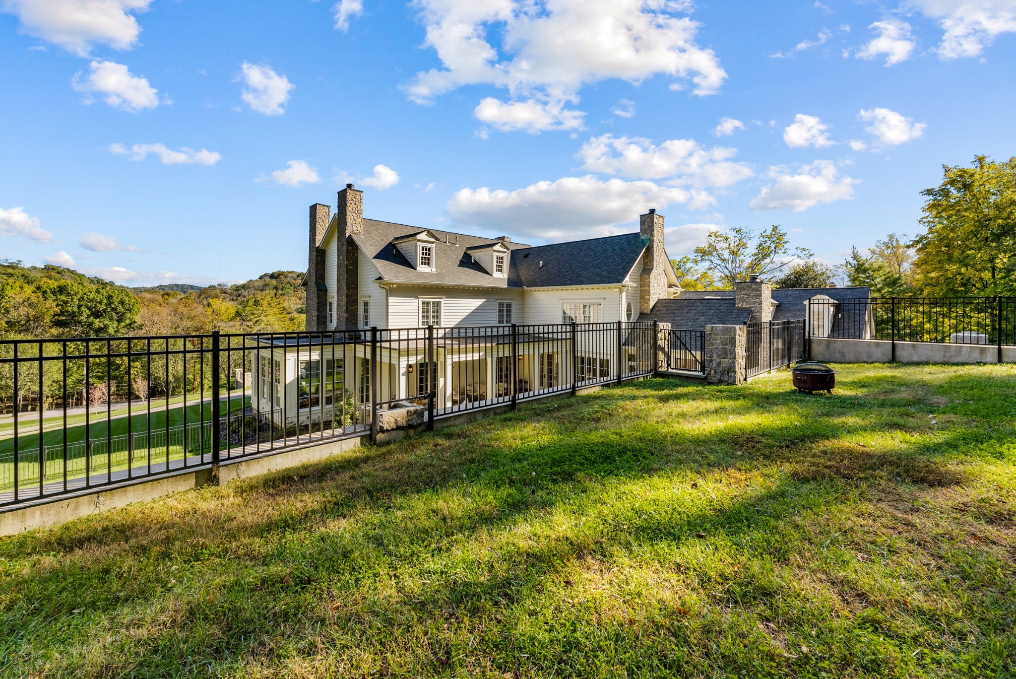 4335 Chickering Ln