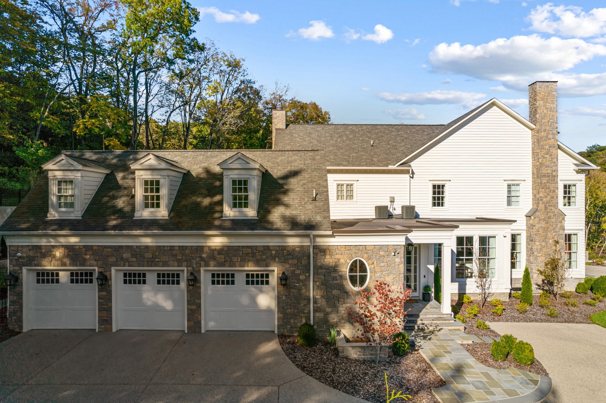 4335 Chickering Ln
