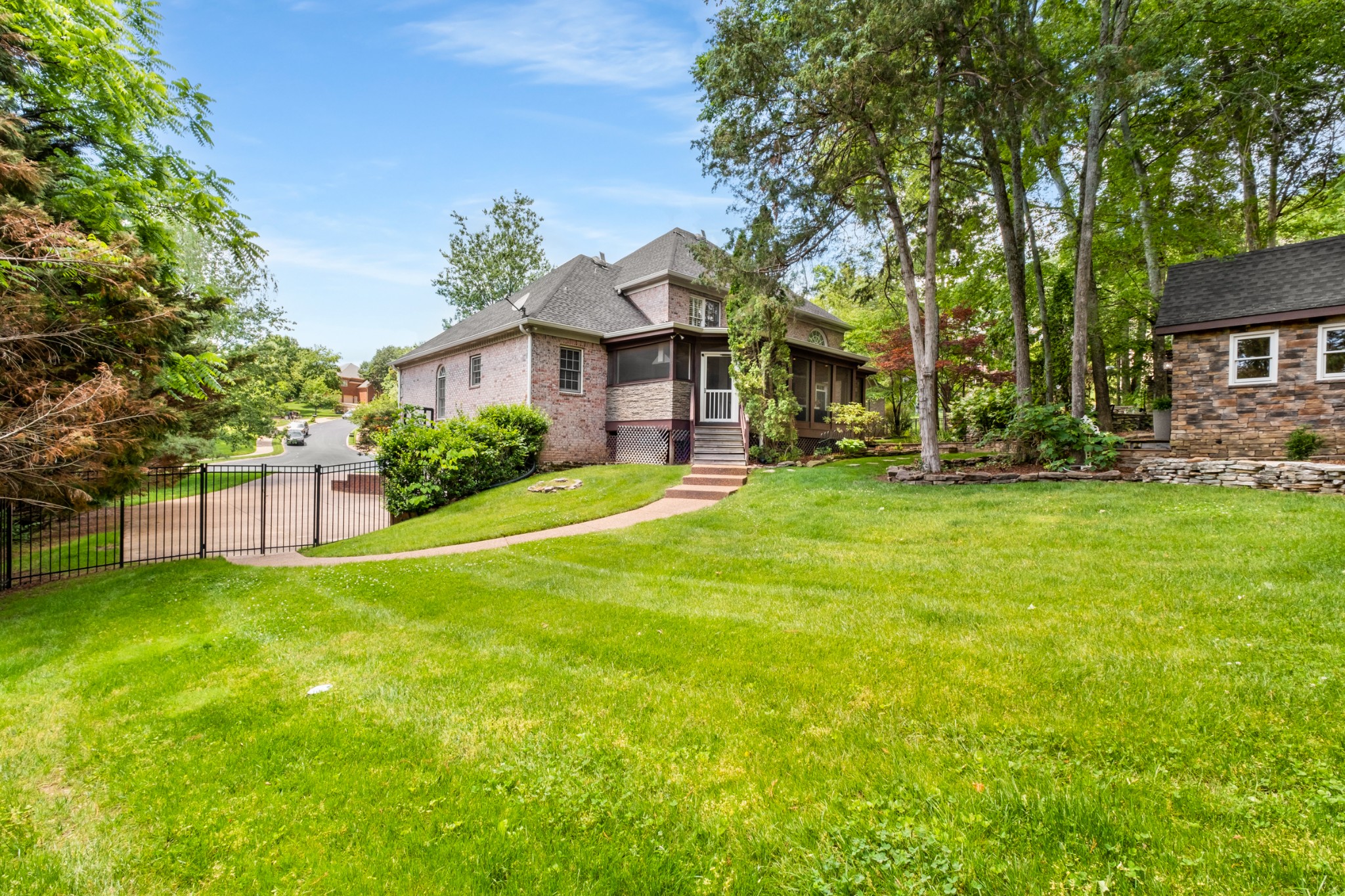 306 Rothwell Pl