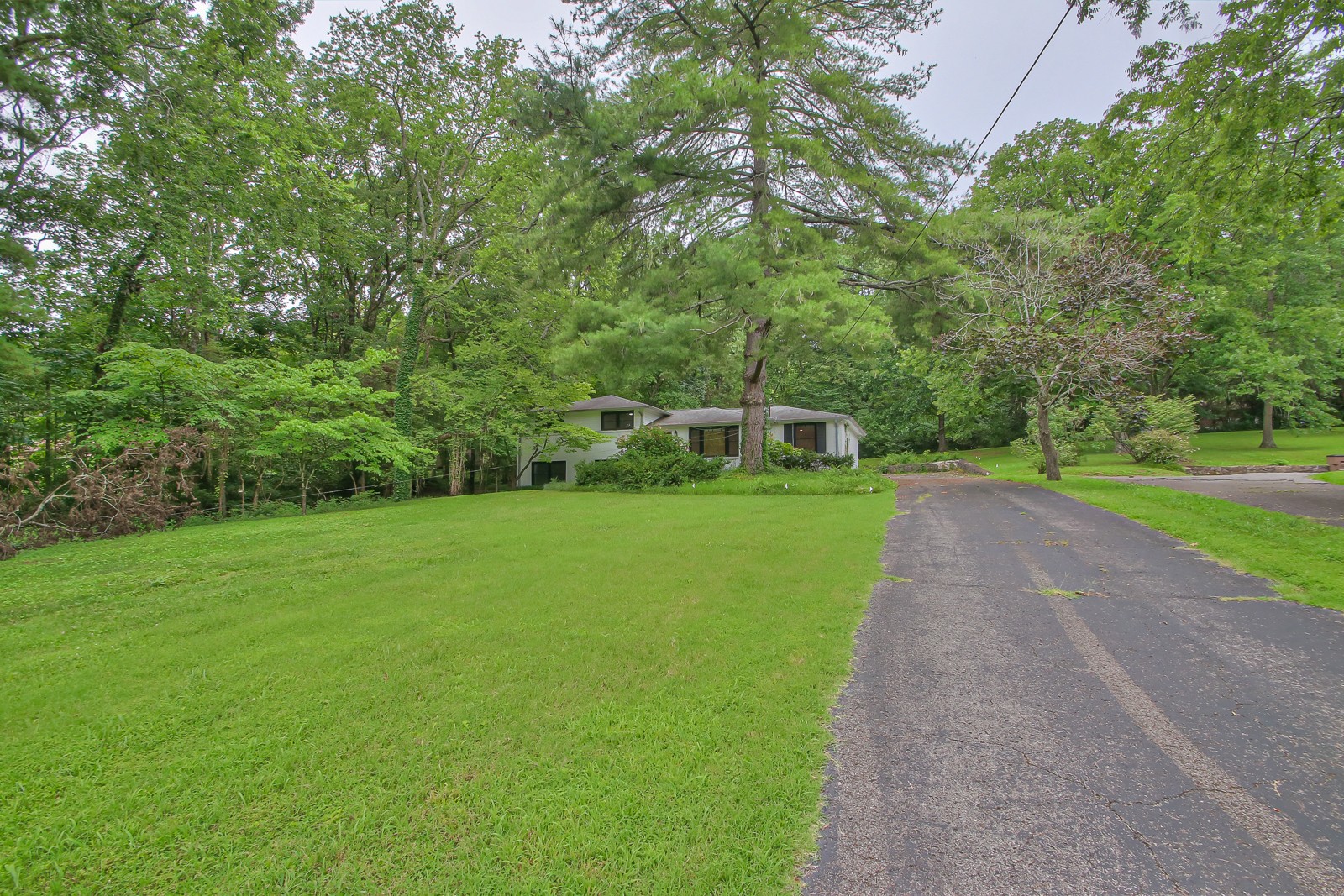 931 Downey Dr