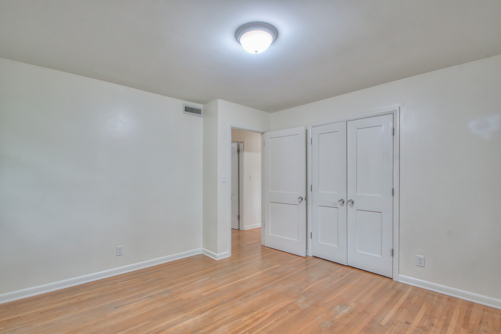 931 Downey Dr