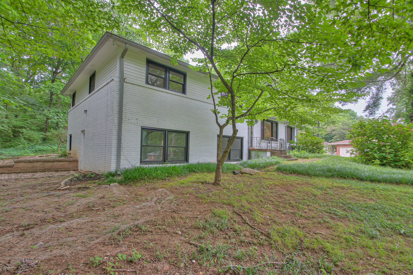 931 Downey Dr