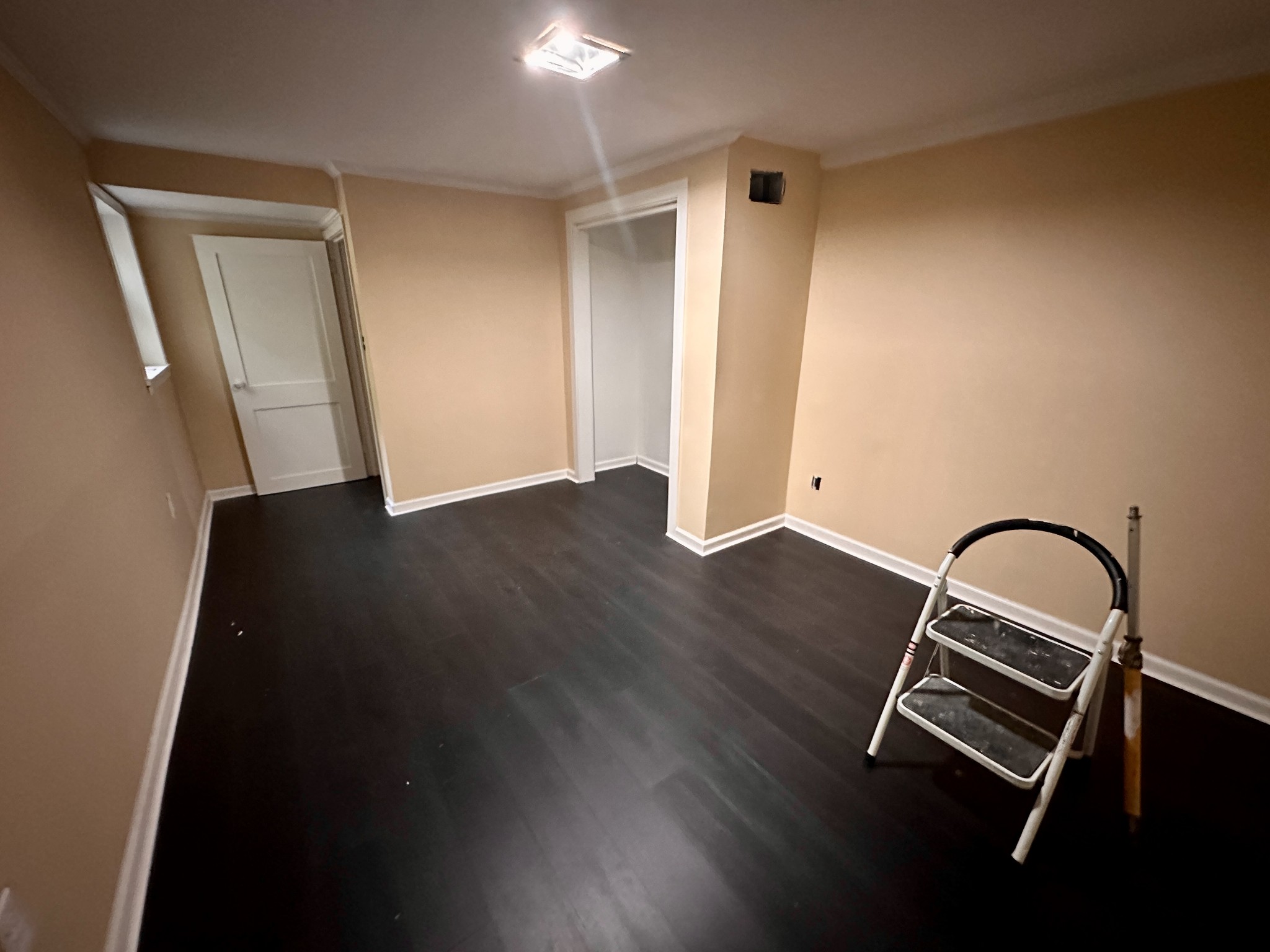 931 Downey Dr