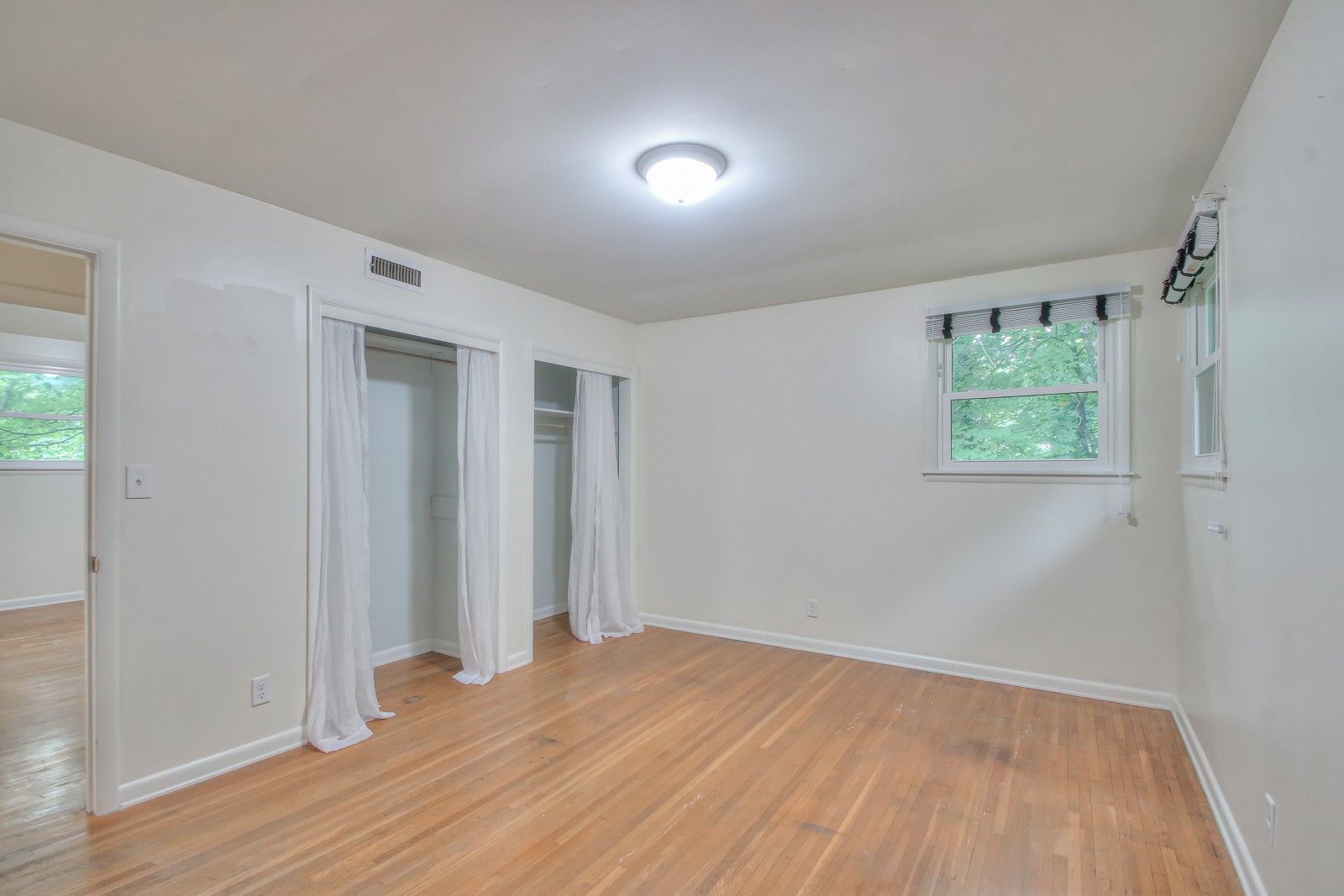 931 Downey Dr