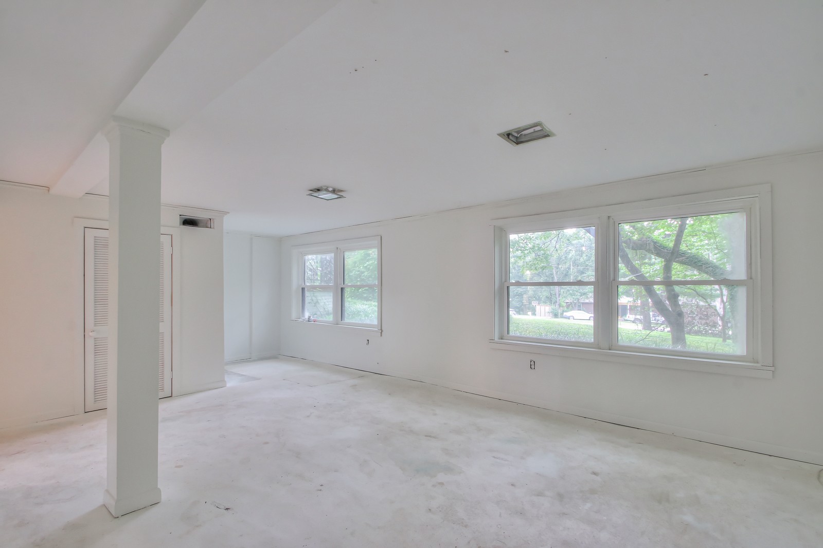 931 Downey Dr