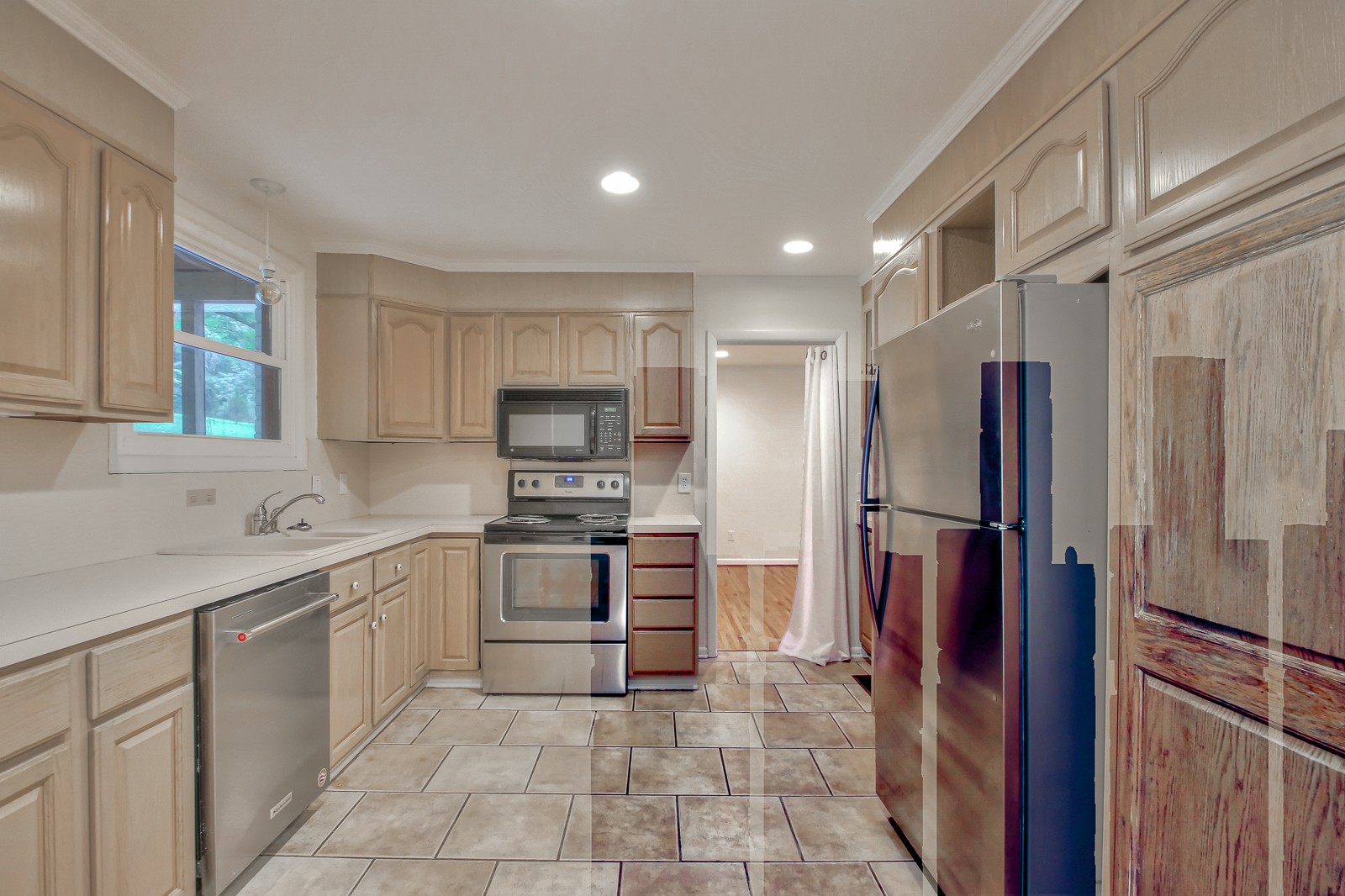 931 Downey Dr
