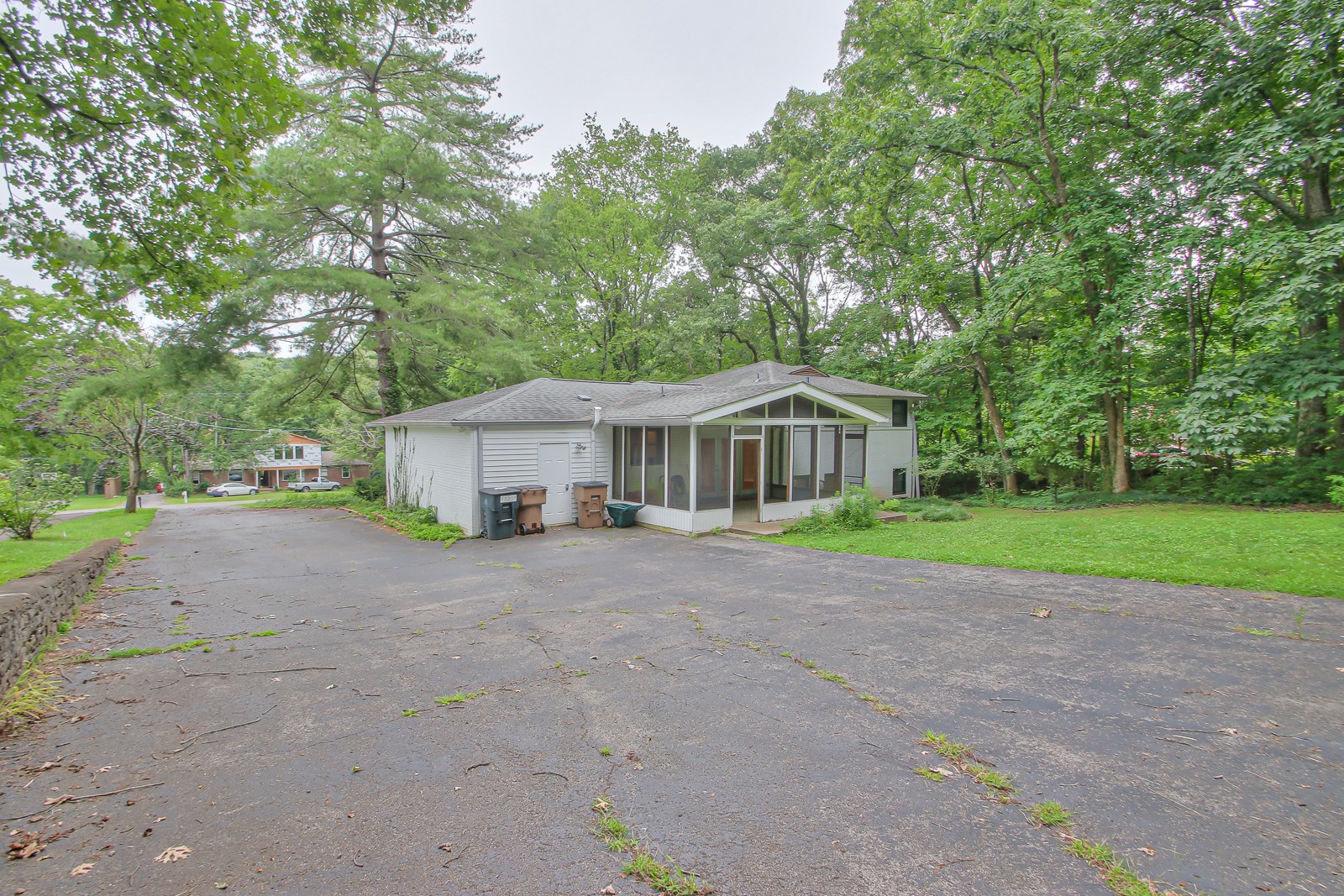 931 Downey Dr