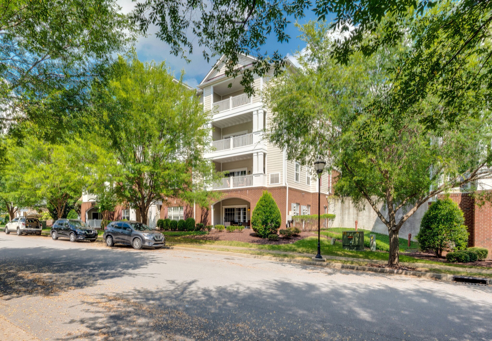 8211 Lenox Creekside Dr Unit: 9
