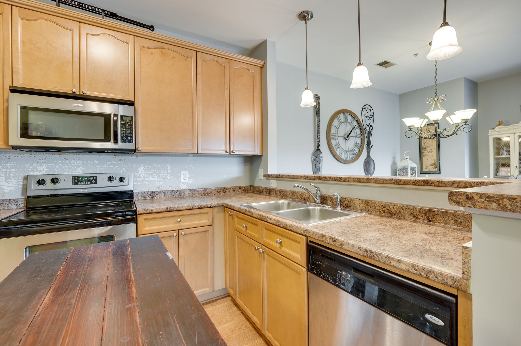 8211 Lenox Creekside Dr Unit: 9