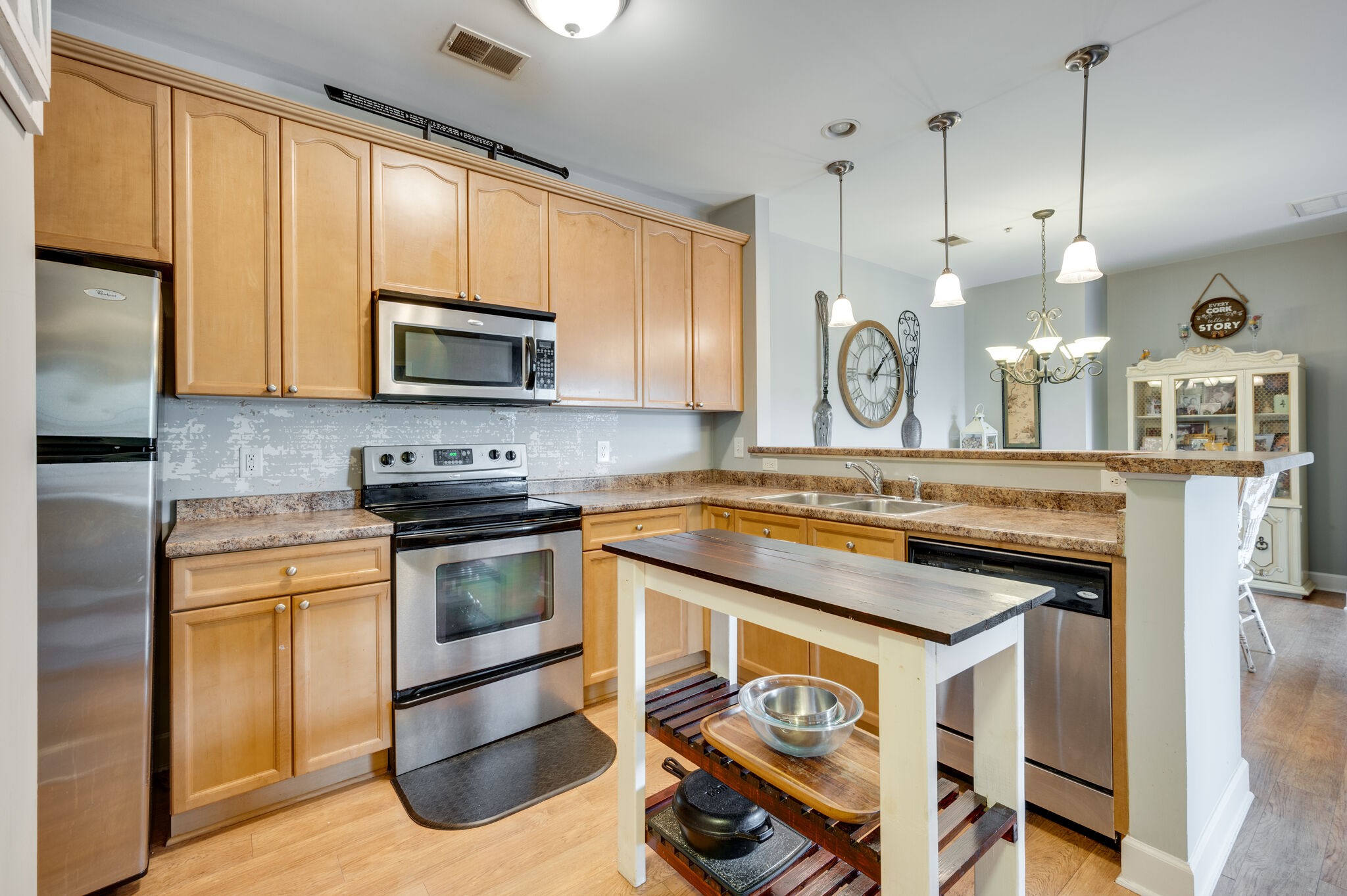 8211 Lenox Creekside Dr Unit: 9