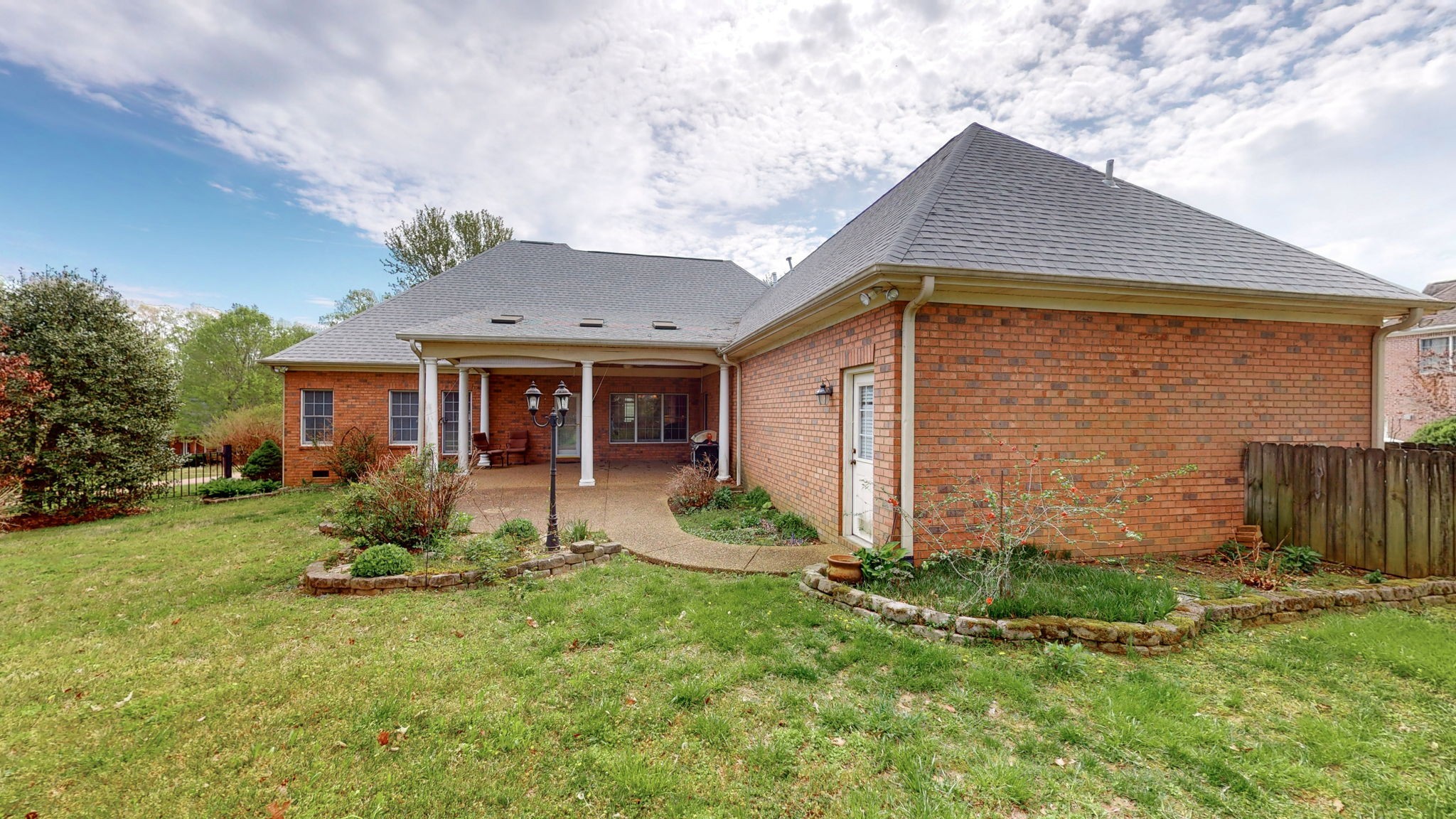 7141 Locksley Ln