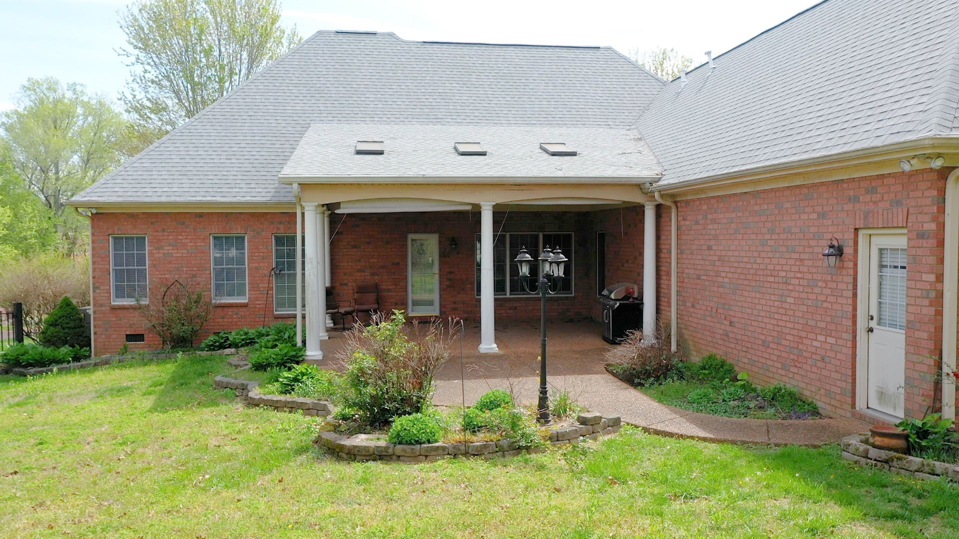 7141 Locksley Ln