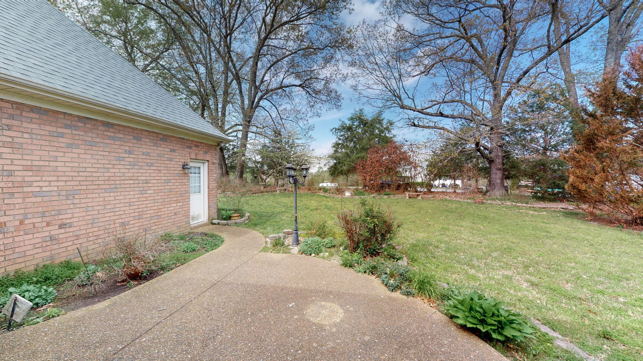 7141 Locksley Ln