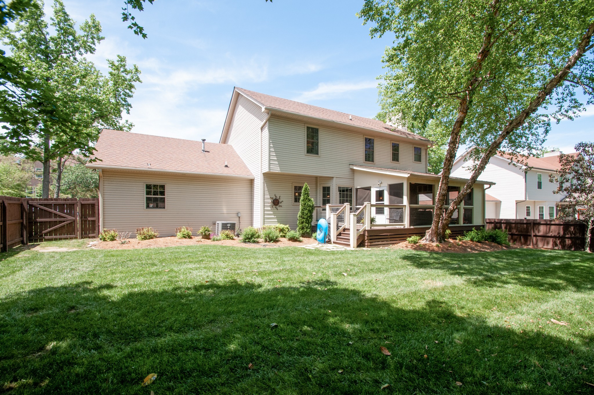 8176 Londonberry Rd