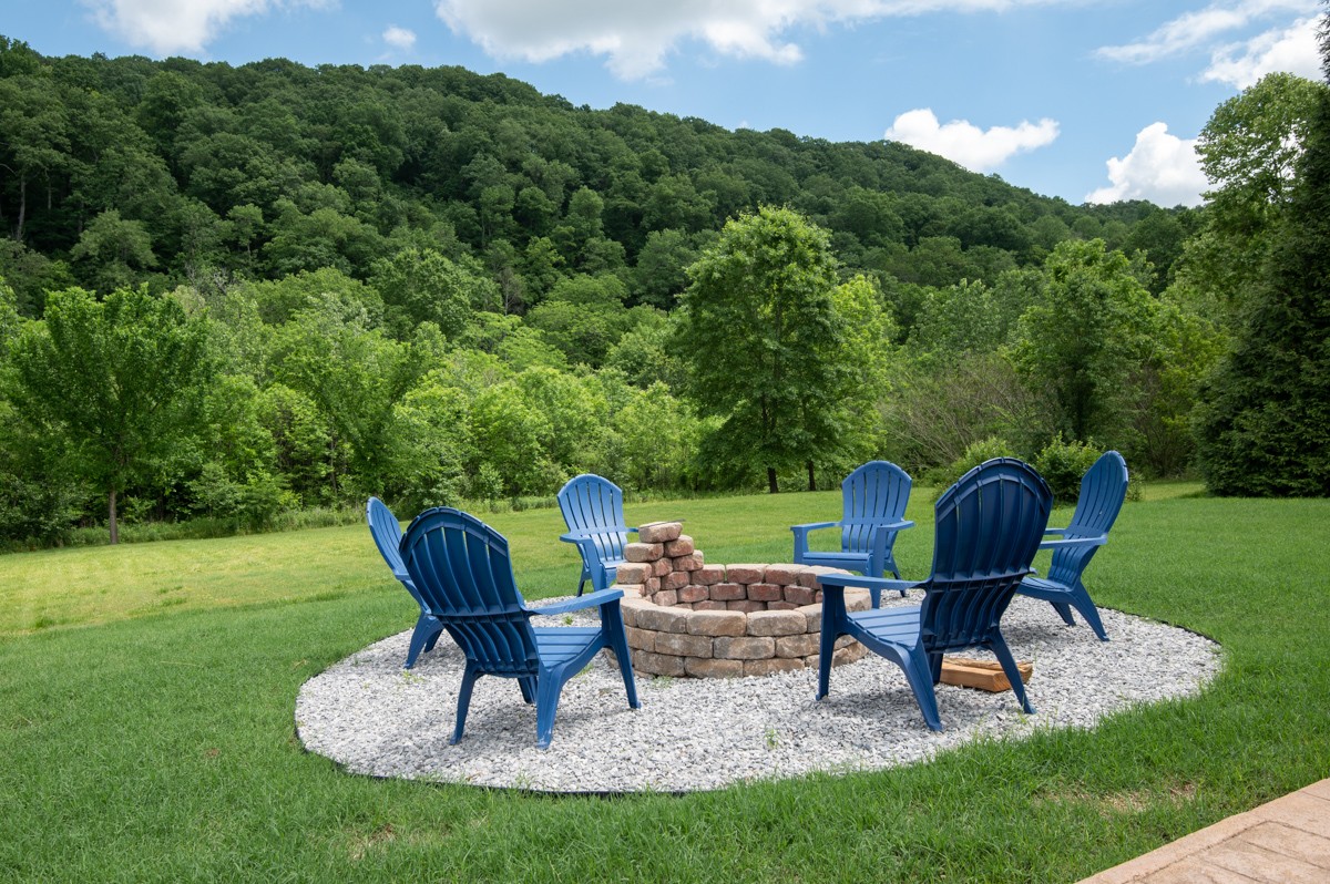 7305 Riverfront Dr
