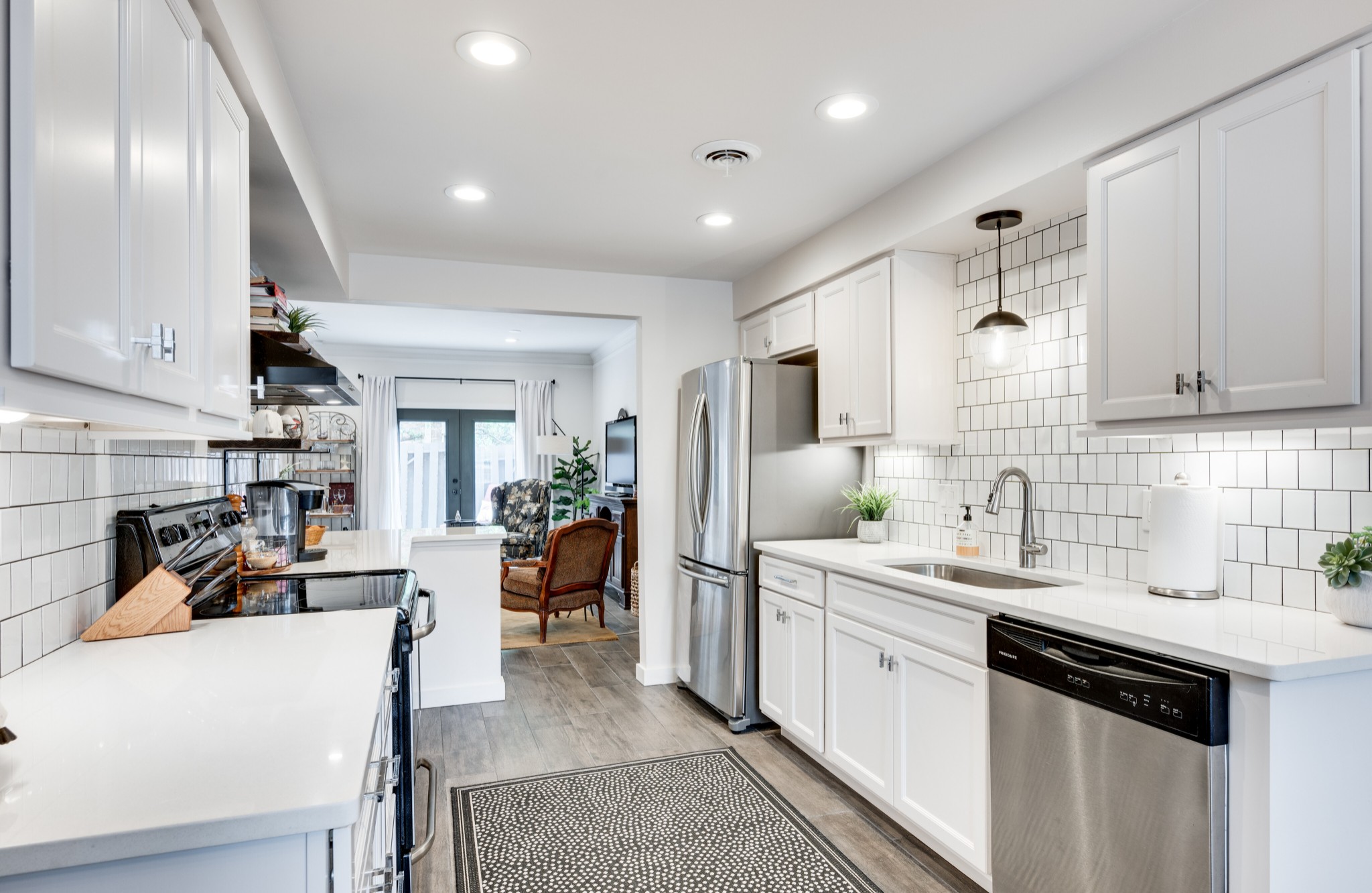 4500 Post Rd Unit: F67