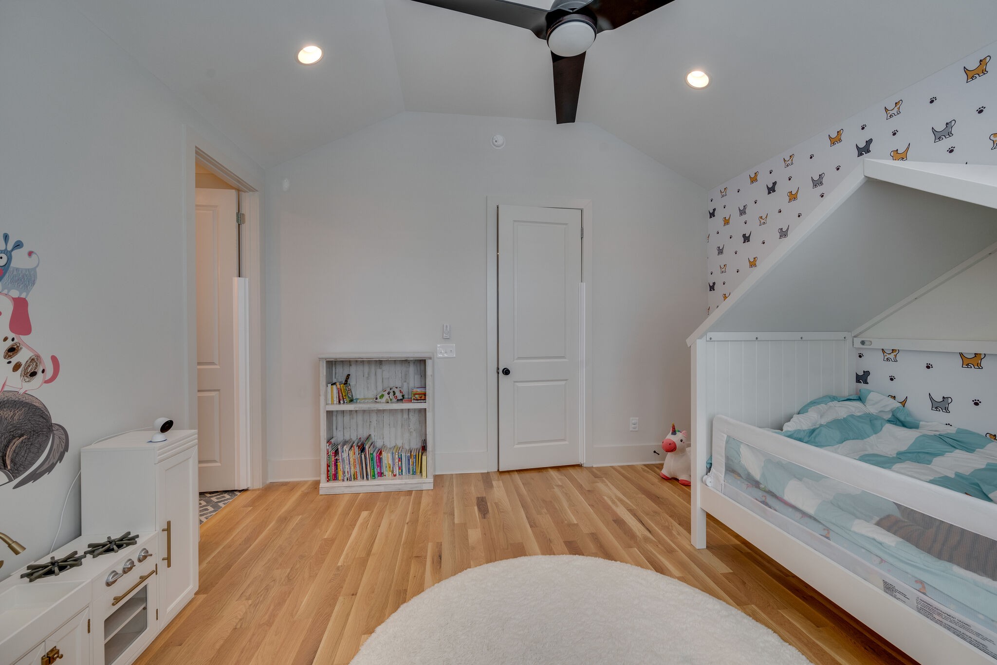 555 Stevenson St Unit: B