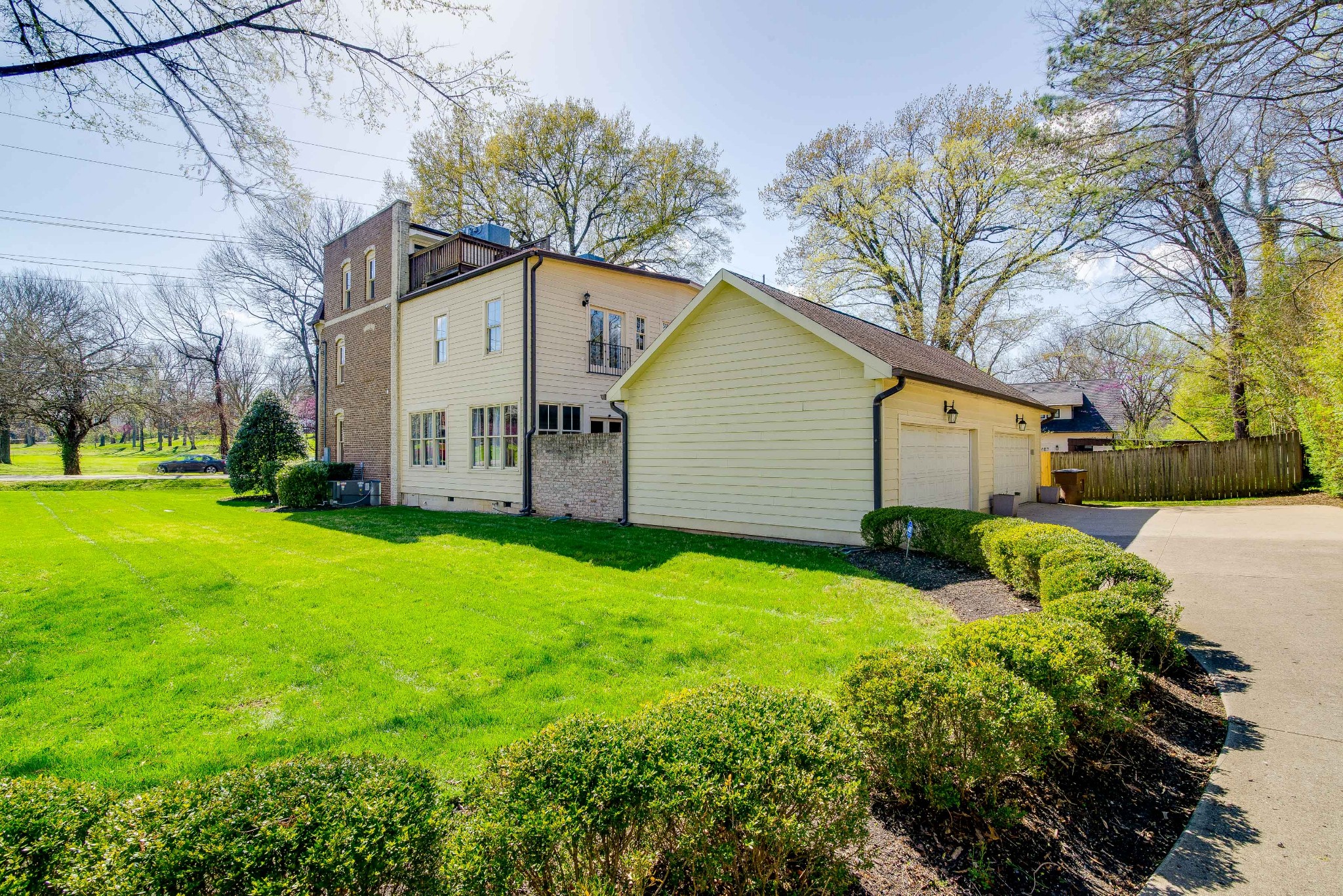 2102B Sharondale Dr