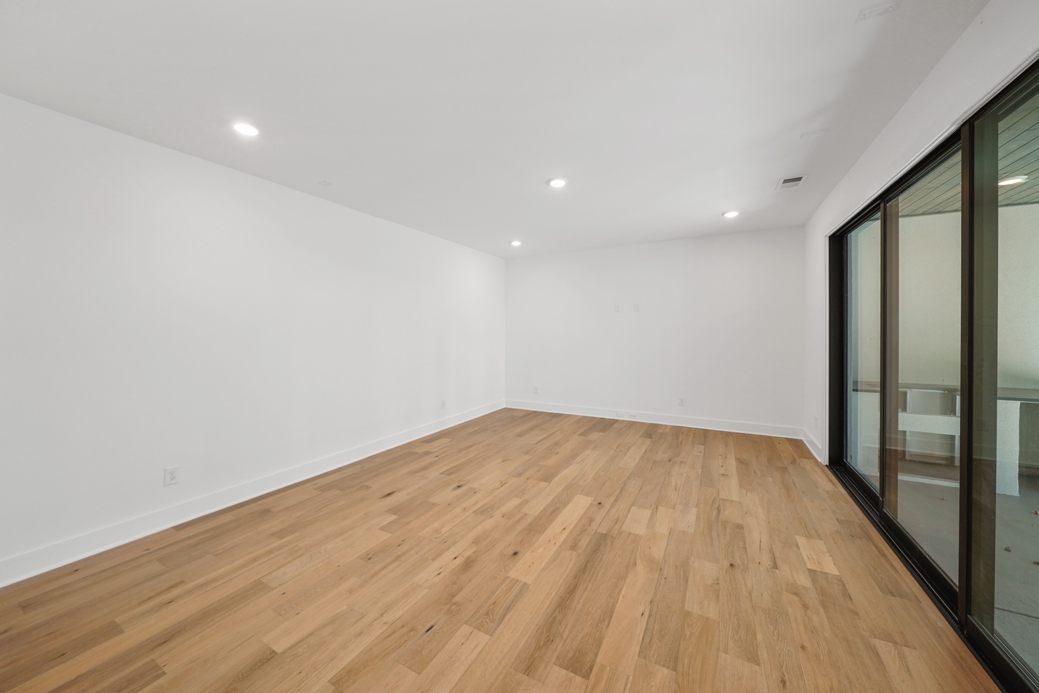 4618 Belmont Park Ter