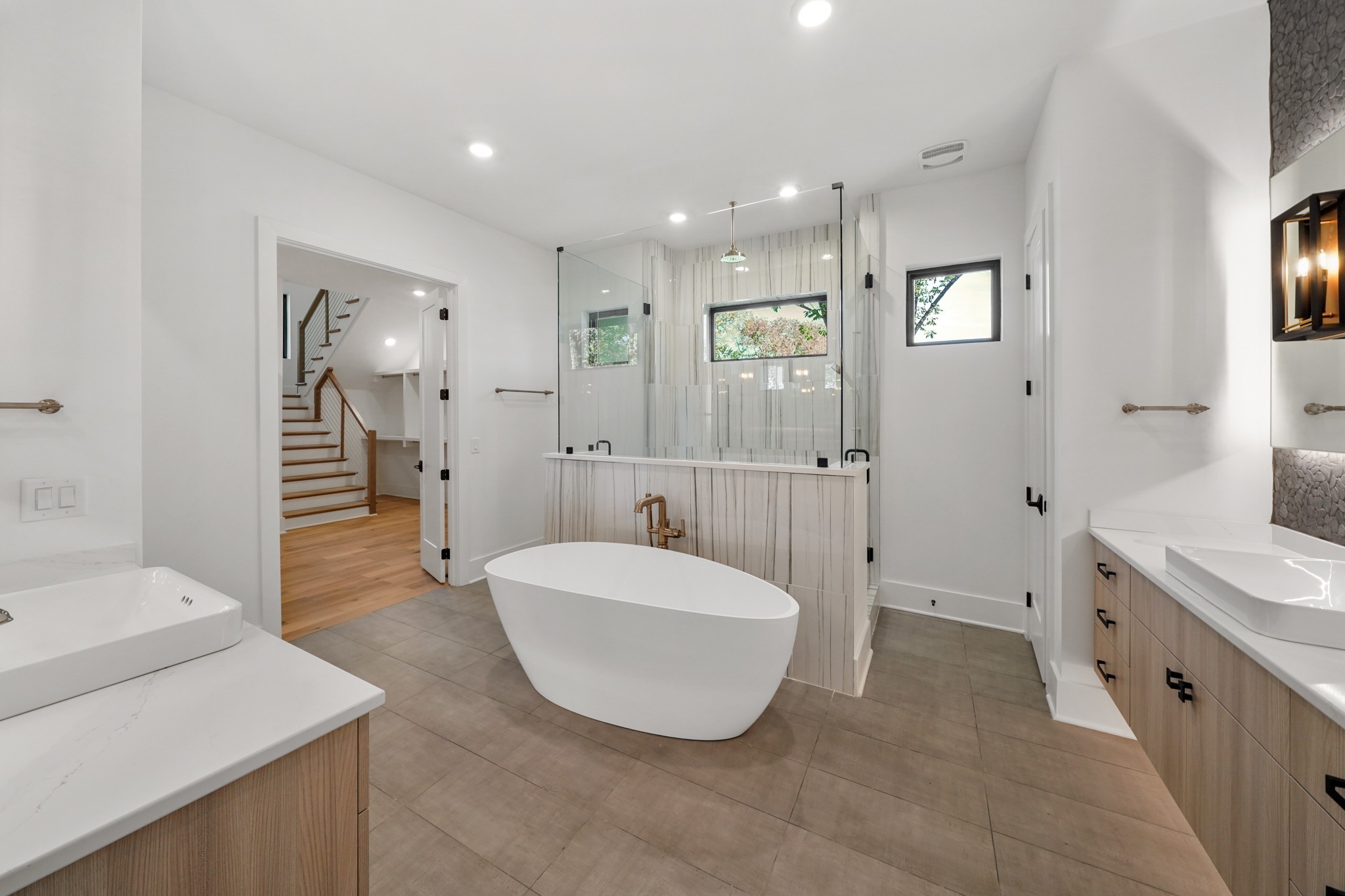 4618 Belmont Park Ter
