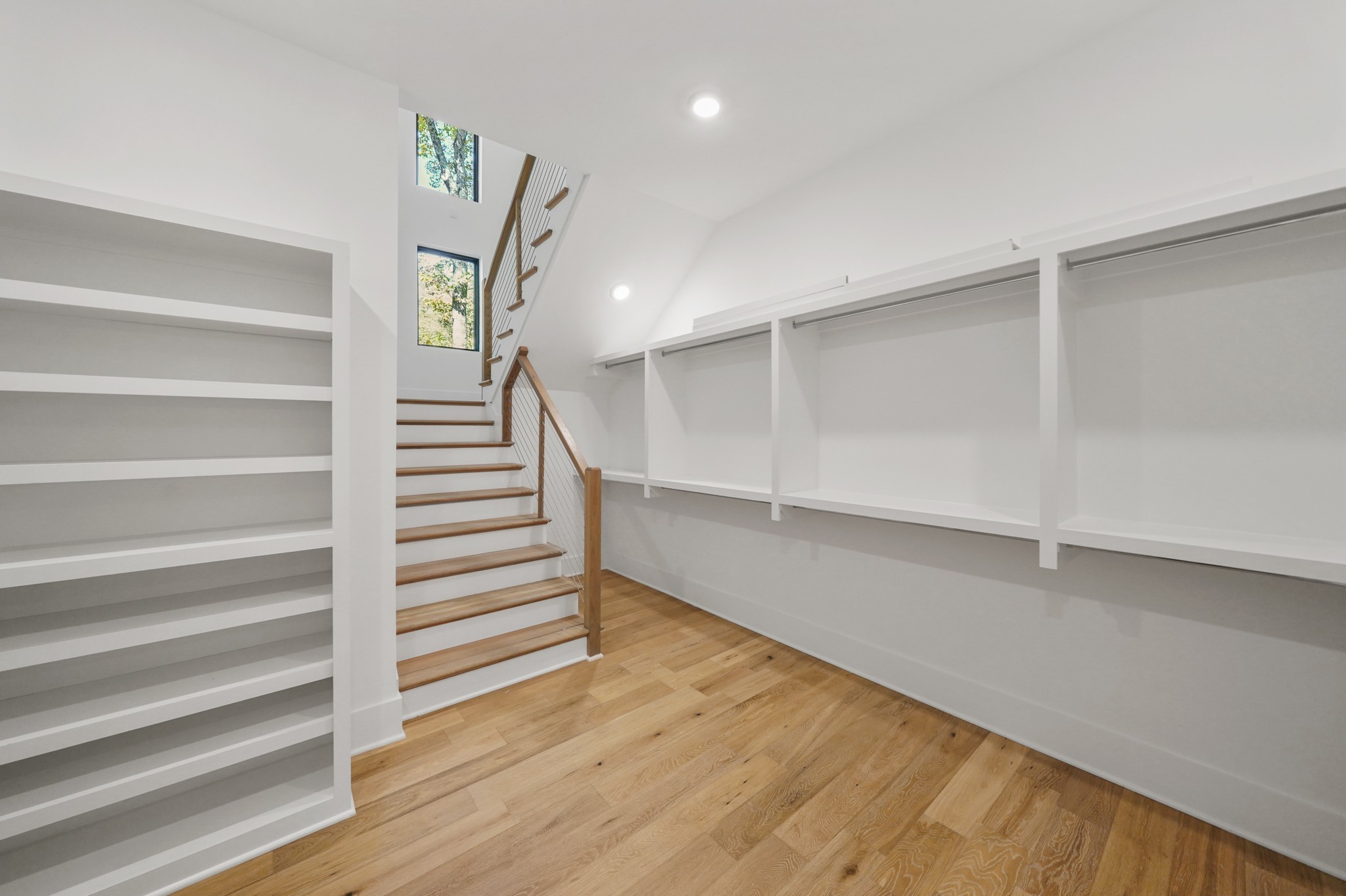 4618 Belmont Park Ter