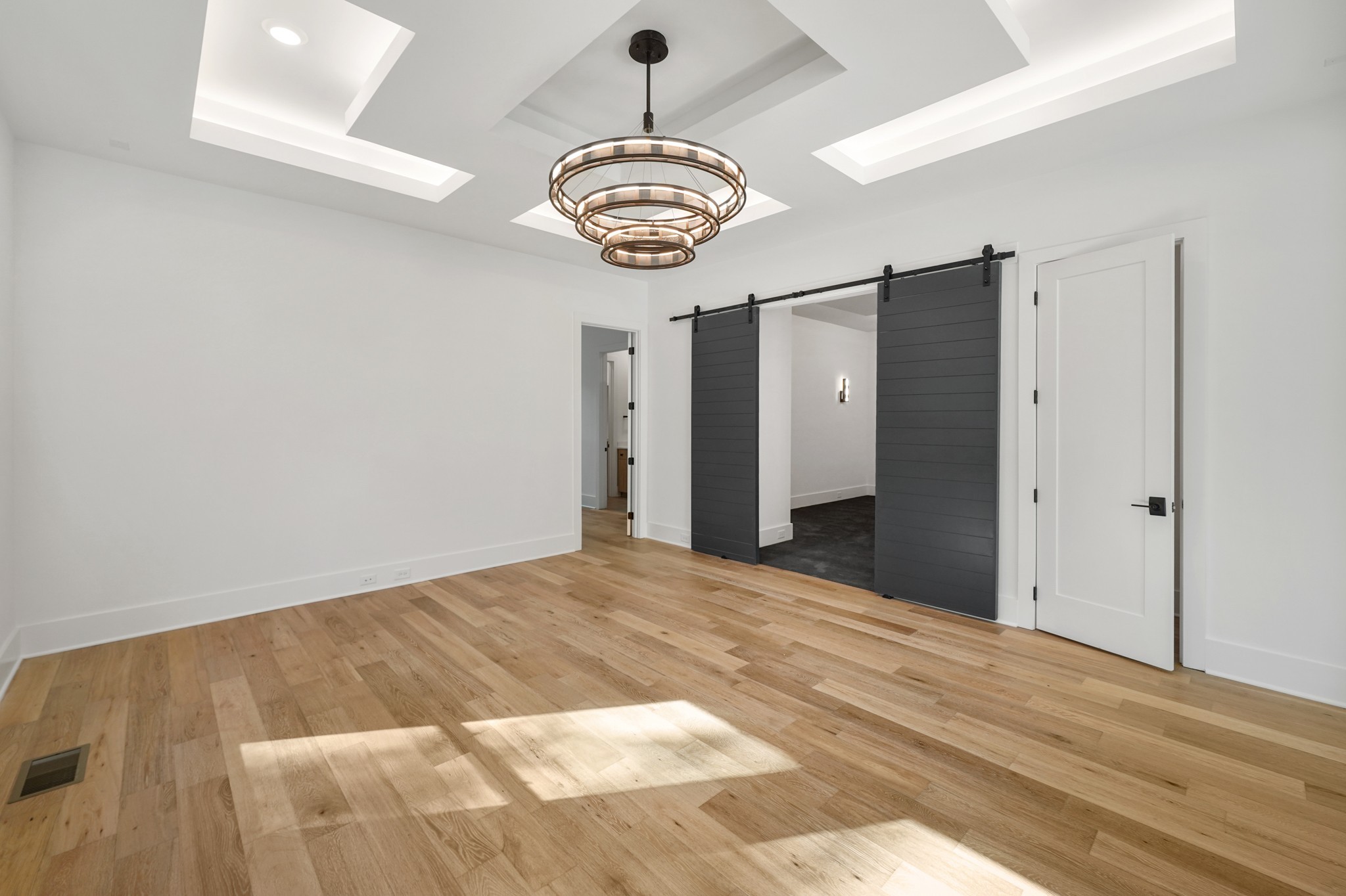 4618 Belmont Park Ter