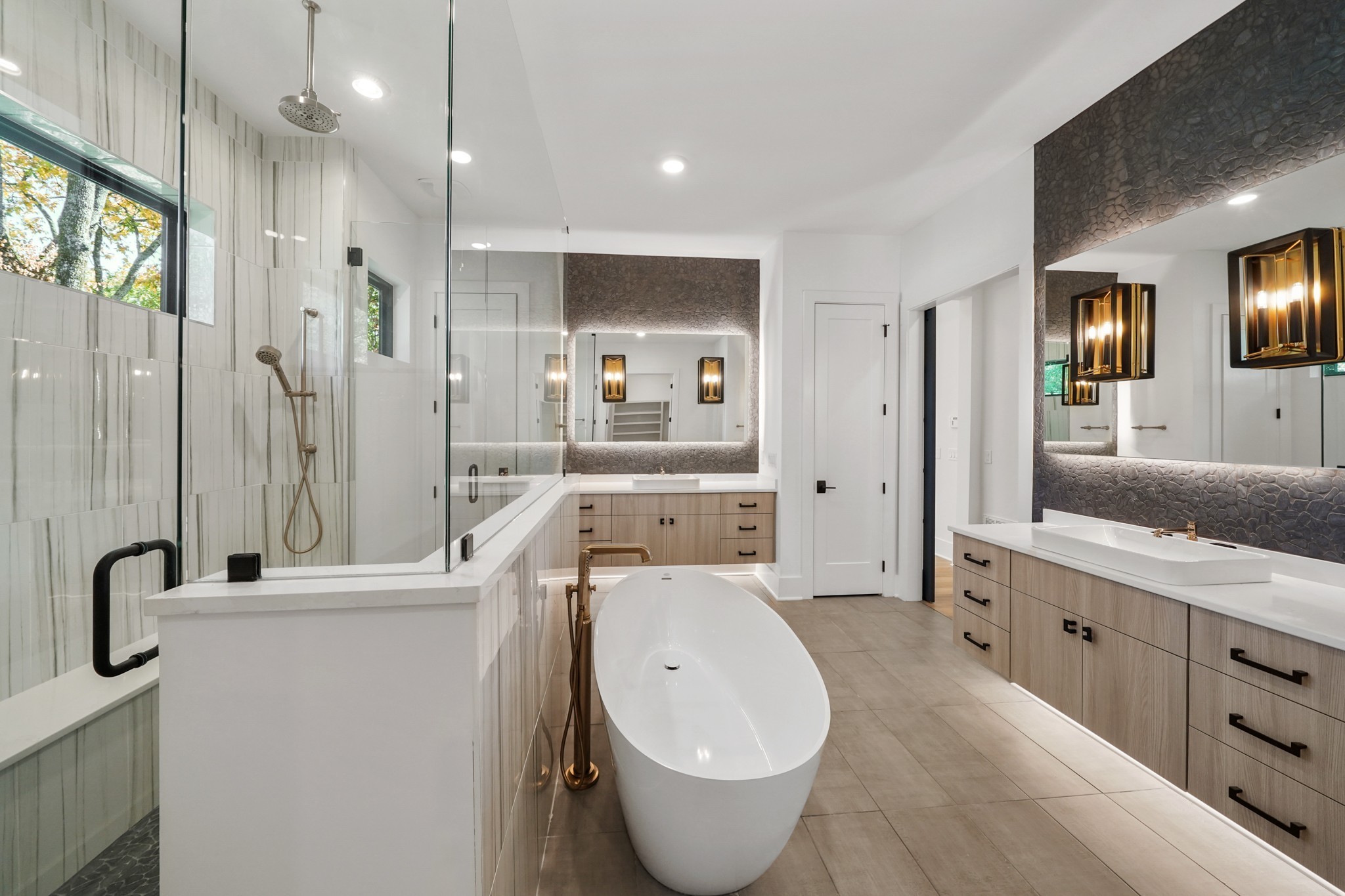 4618 Belmont Park Ter