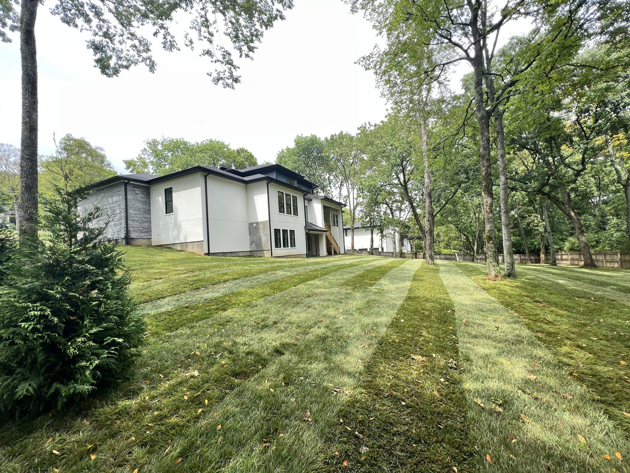 4618 Belmont Park Ter