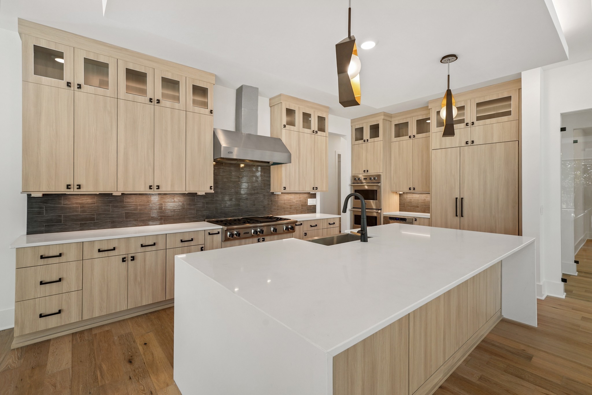 4618 Belmont Park Ter