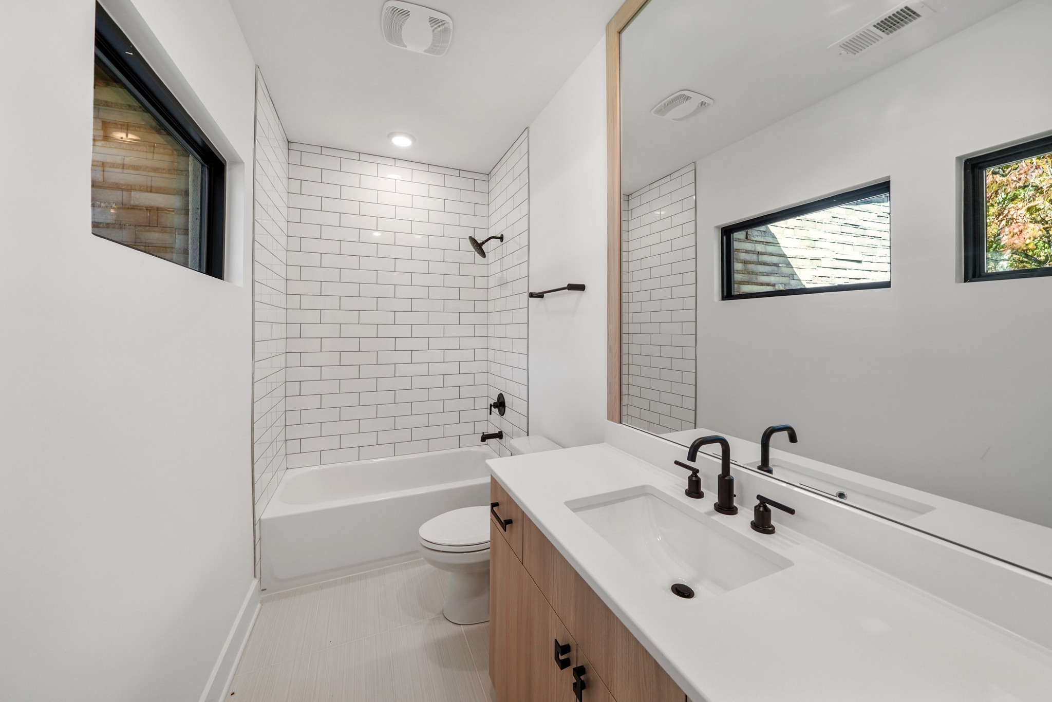 4618 Belmont Park Ter