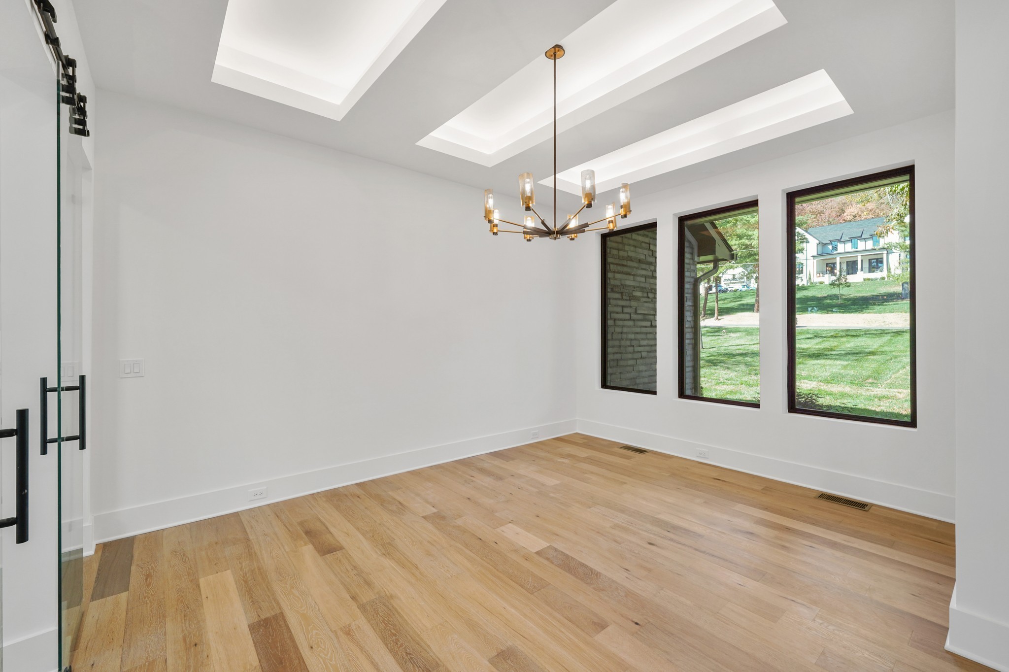 4618 Belmont Park Ter