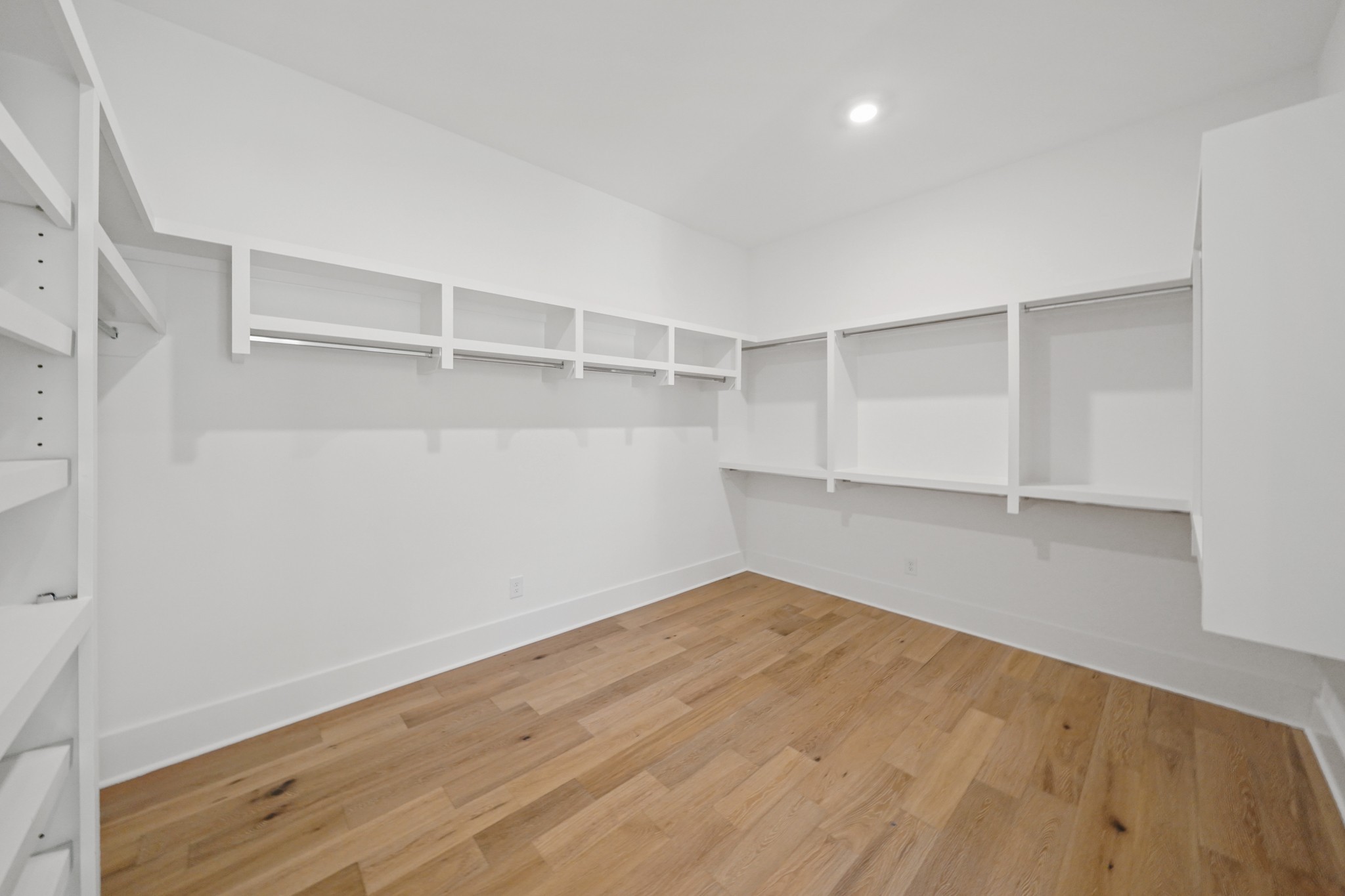 4618 Belmont Park Ter