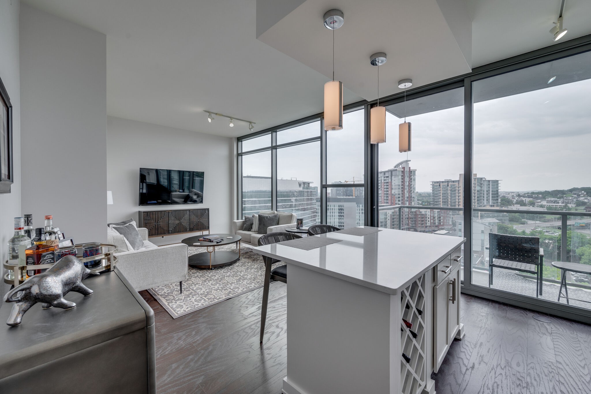 1212 Laurel St Unit: 1211