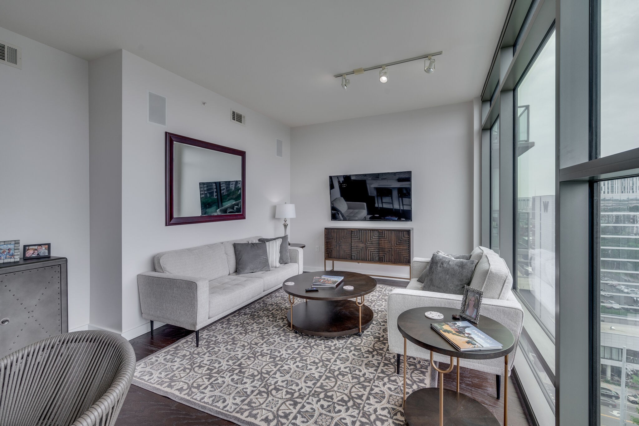 1212 Laurel St Unit: 1211