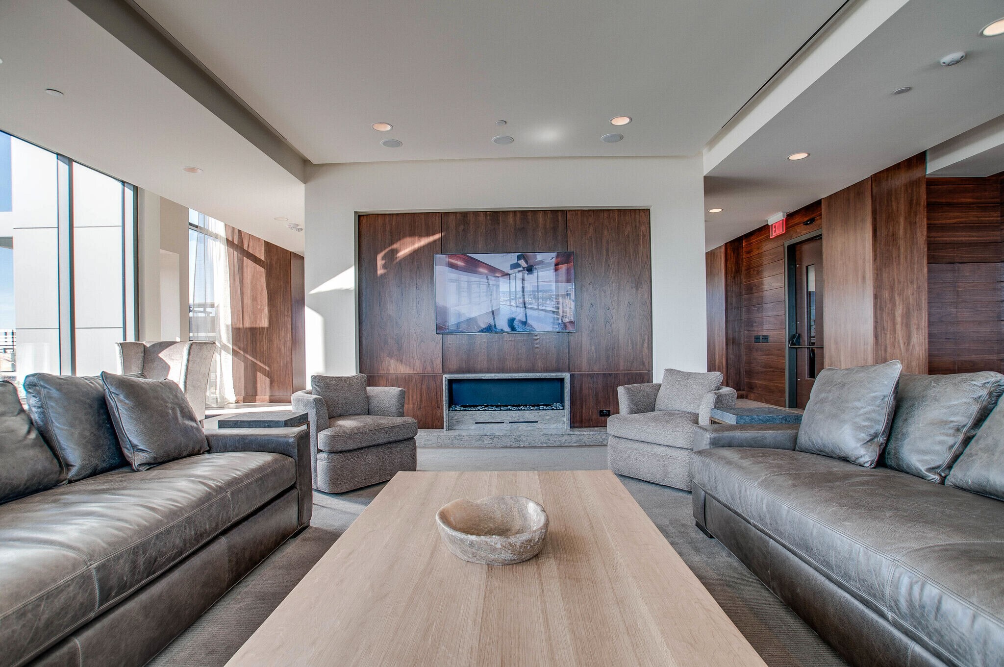 1212 Laurel St Unit: 1211